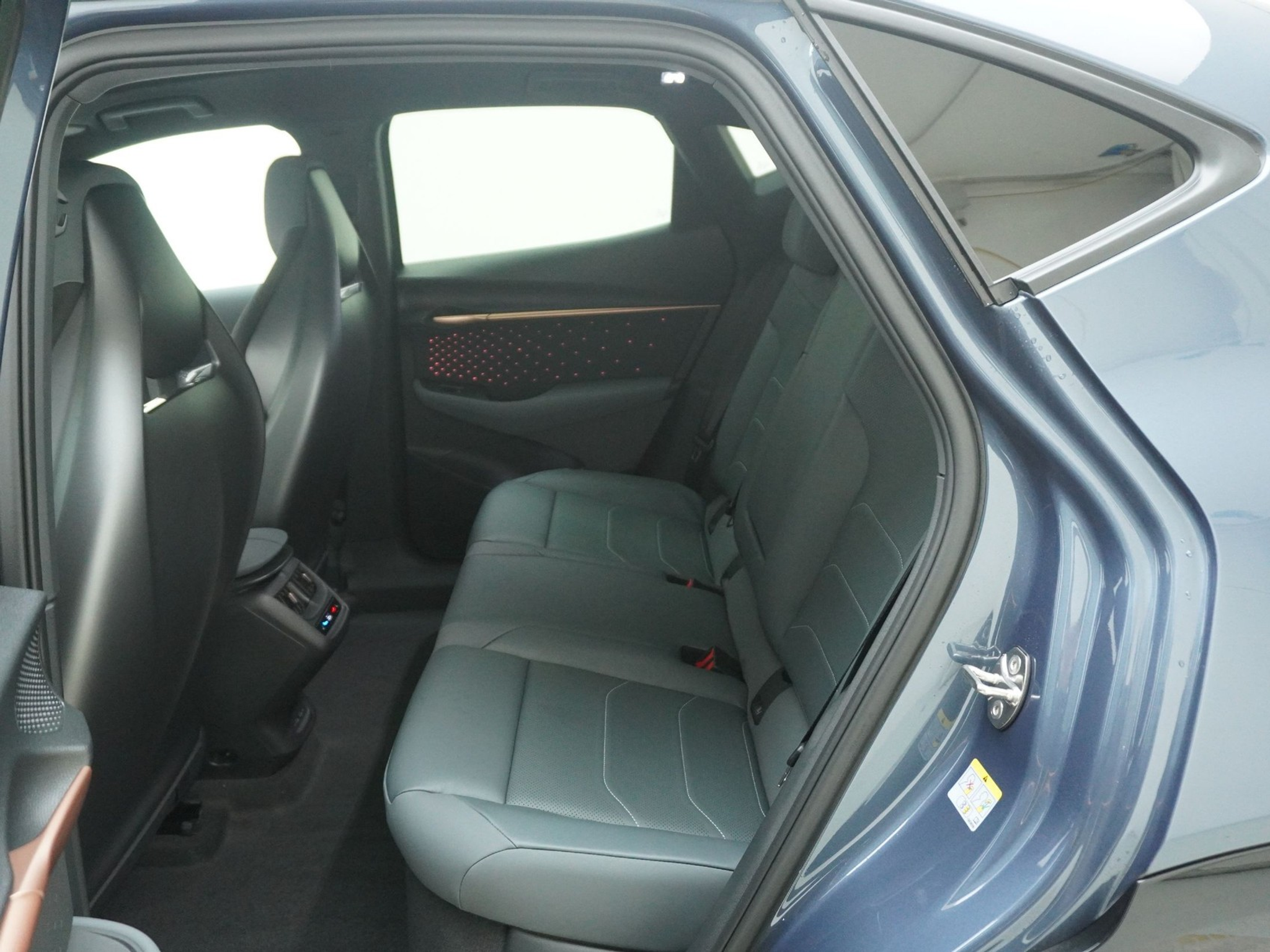 listing desktop thumbnail image 15