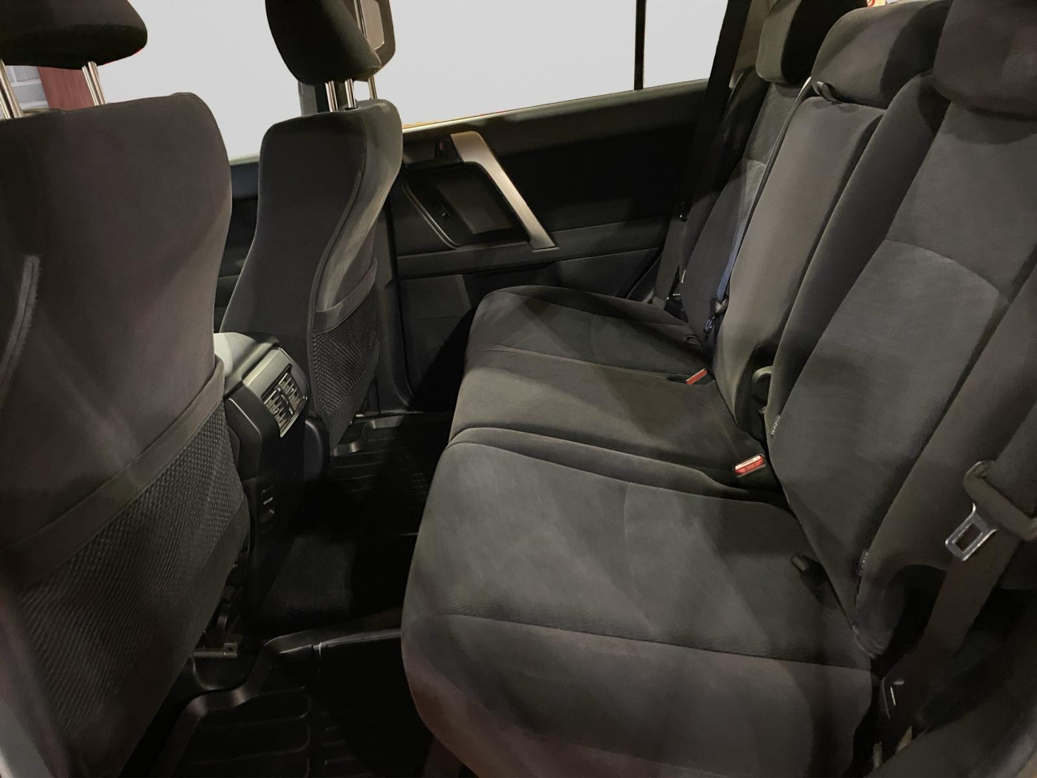 listing desktop thumbnail image 8