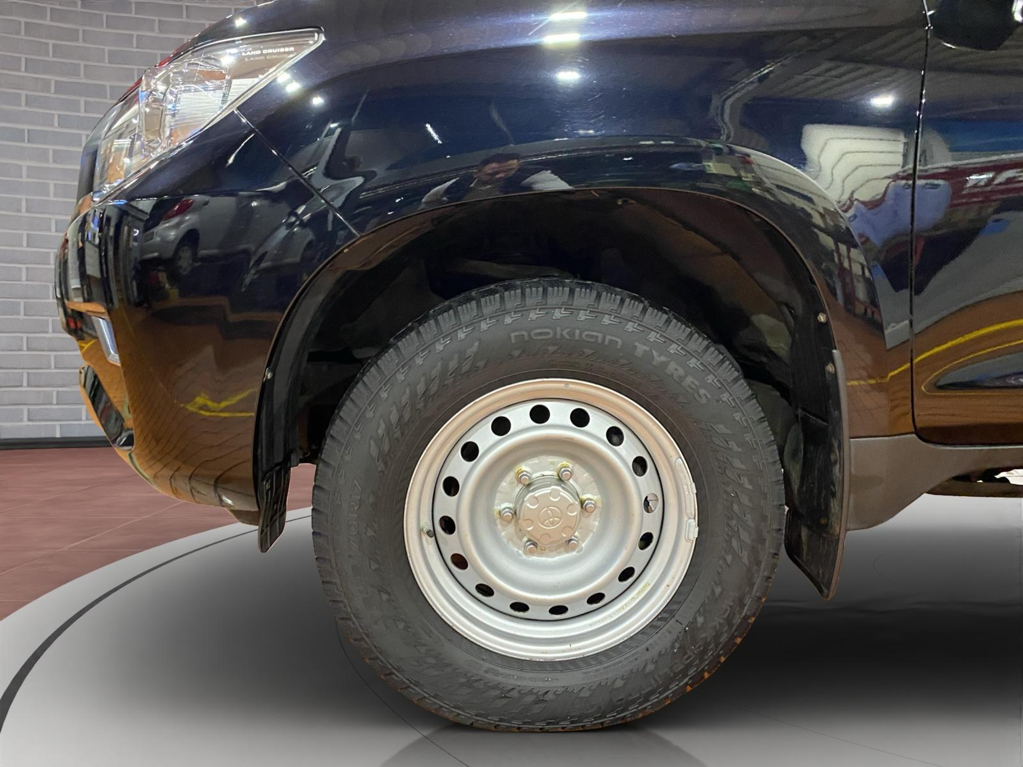 listing desktop thumbnail image 9