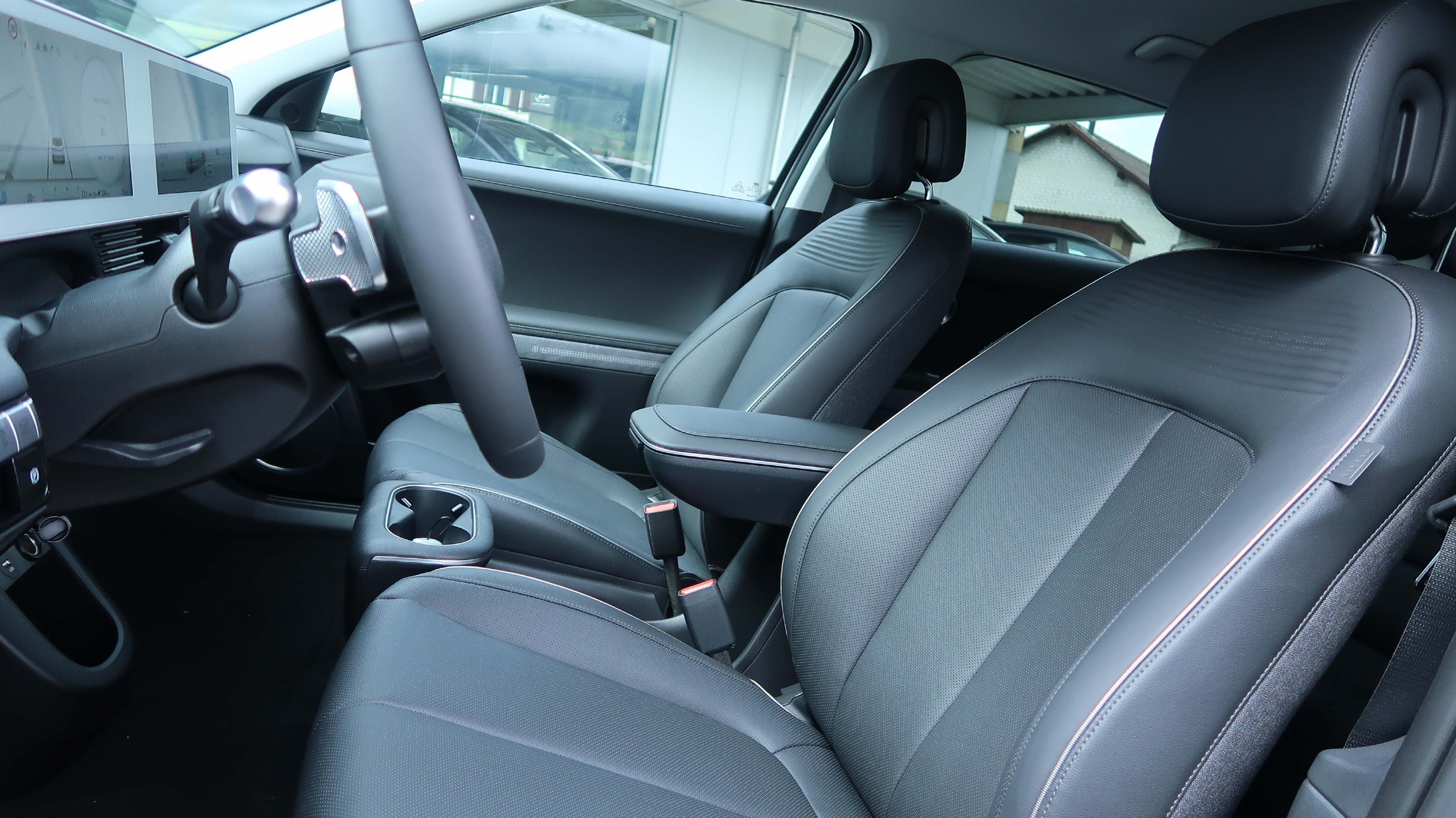 listing desktop thumbnail image 10