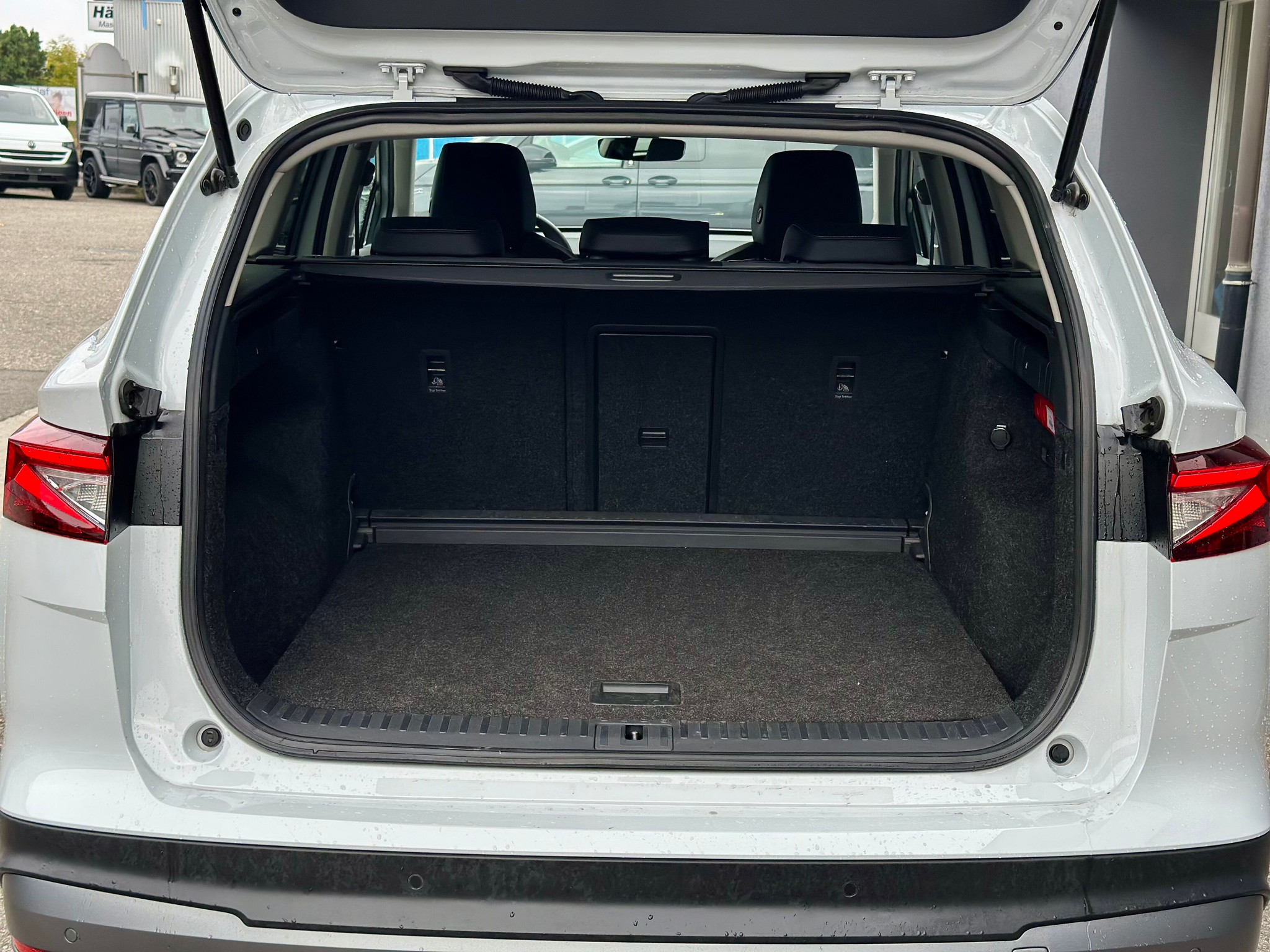 listing desktop thumbnail image 10