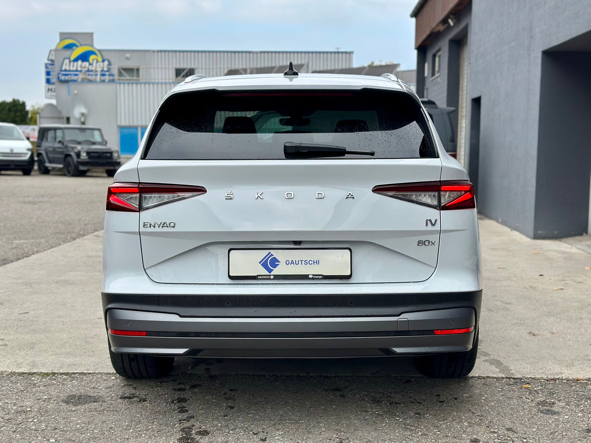 listing desktop thumbnail image 4