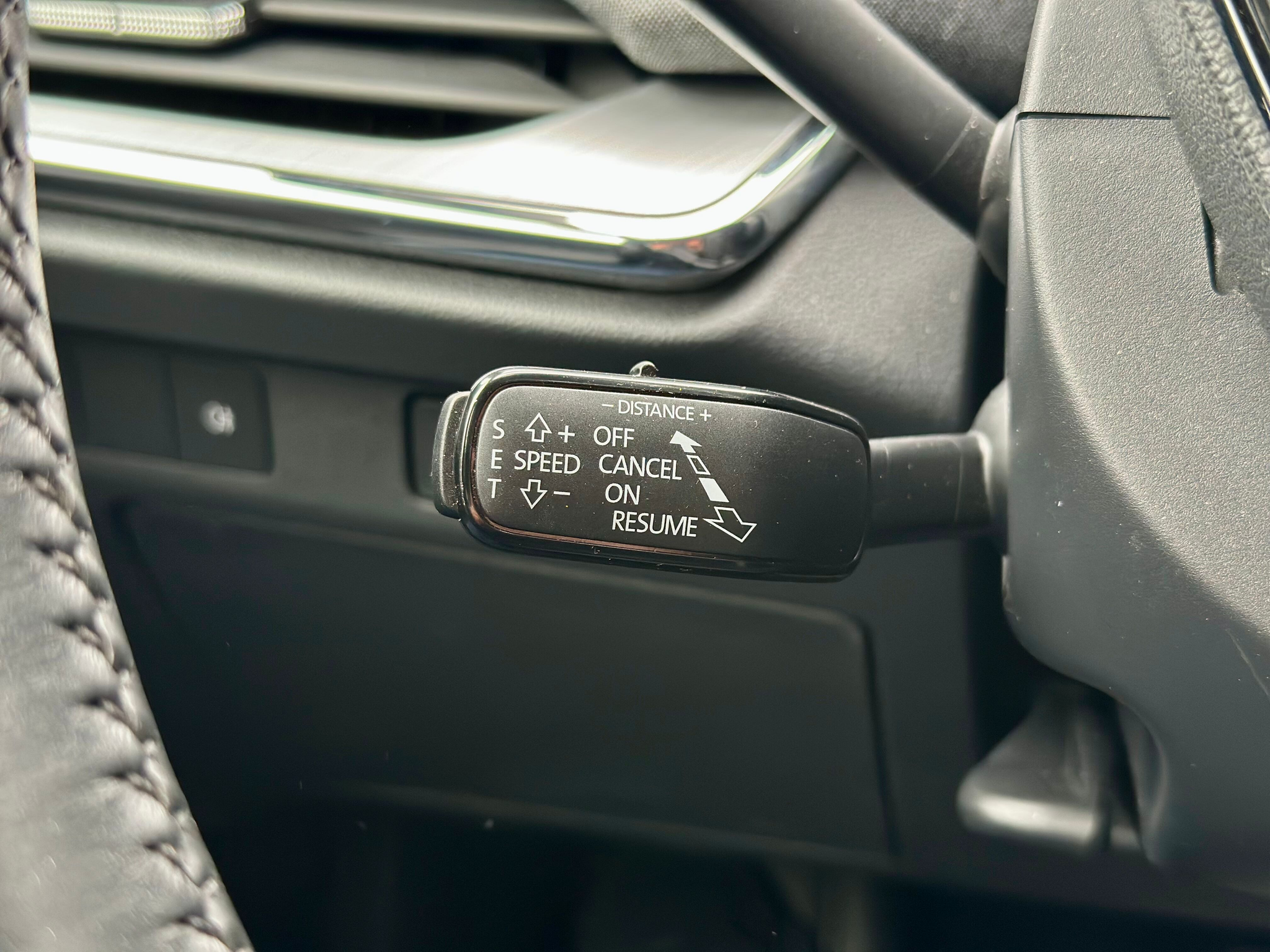 listing desktop thumbnail image 12