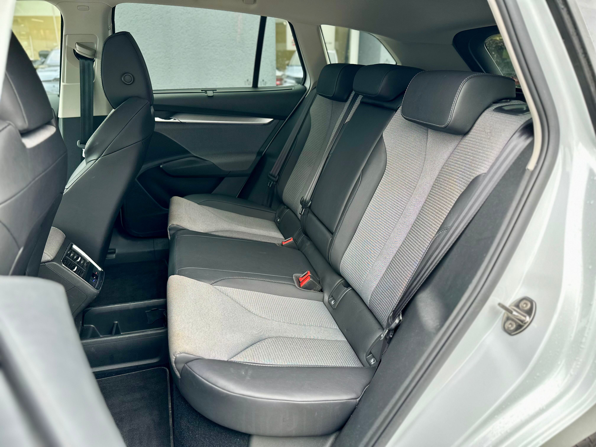 listing desktop thumbnail image 9