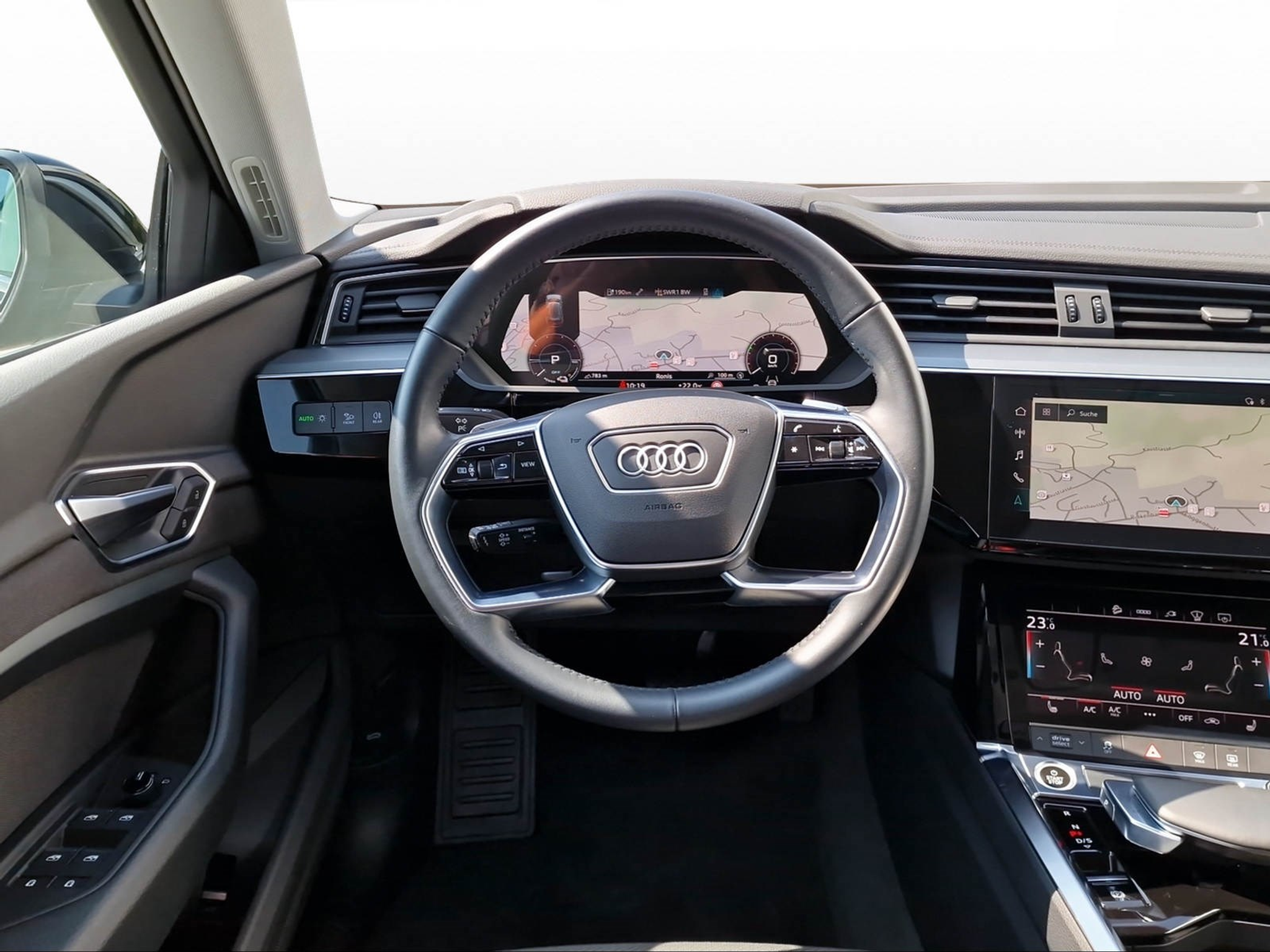 listing desktop thumbnail image 3