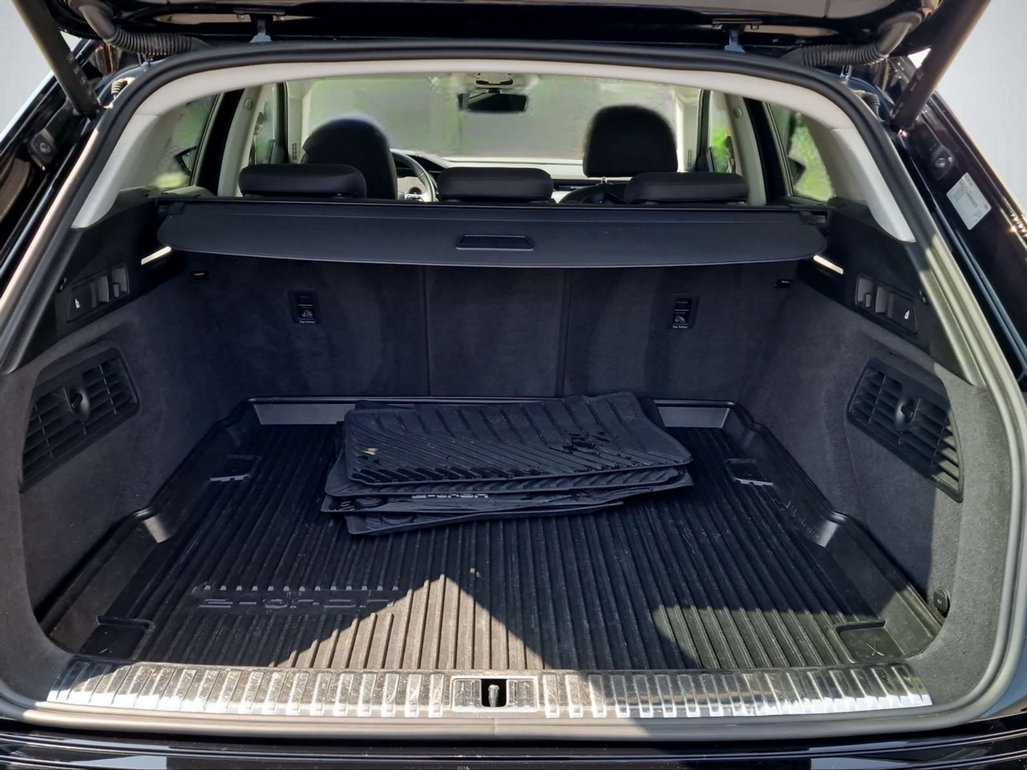 listing desktop thumbnail image 11