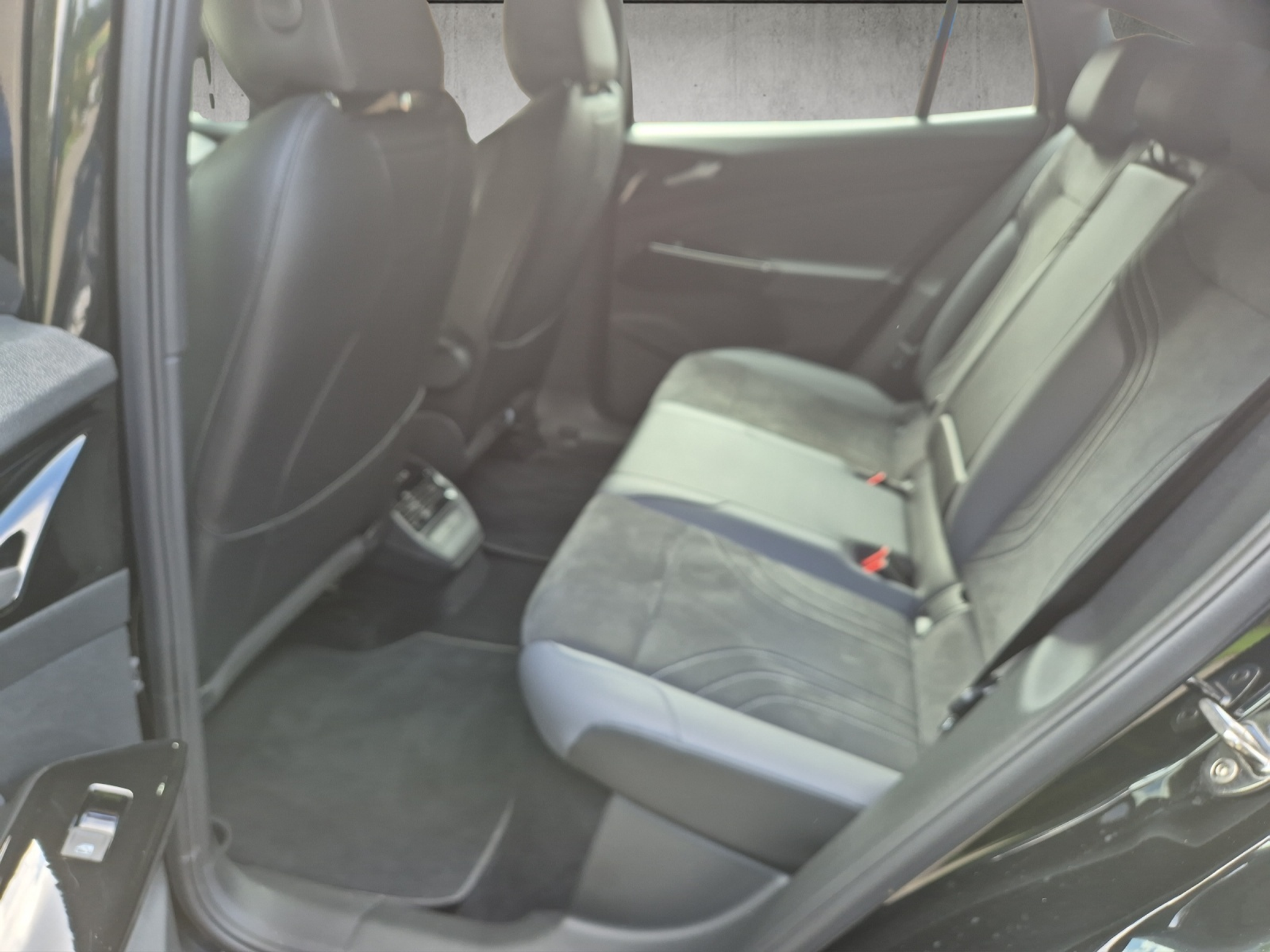 listing desktop thumbnail image 12