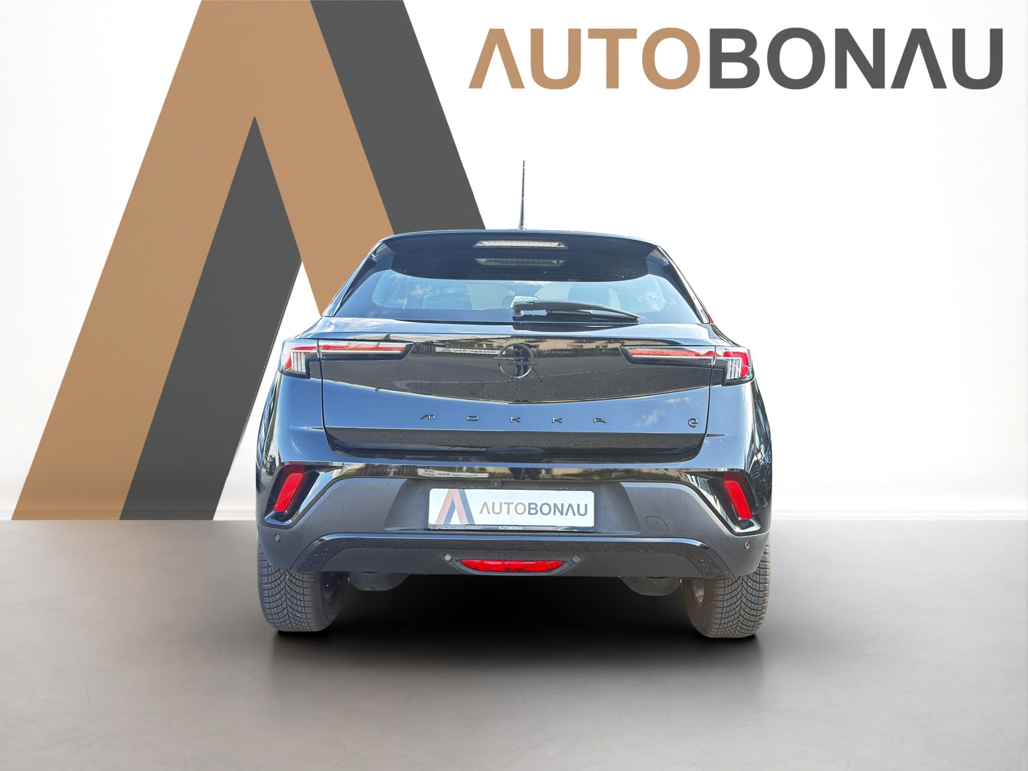 listing desktop thumbnail image 3