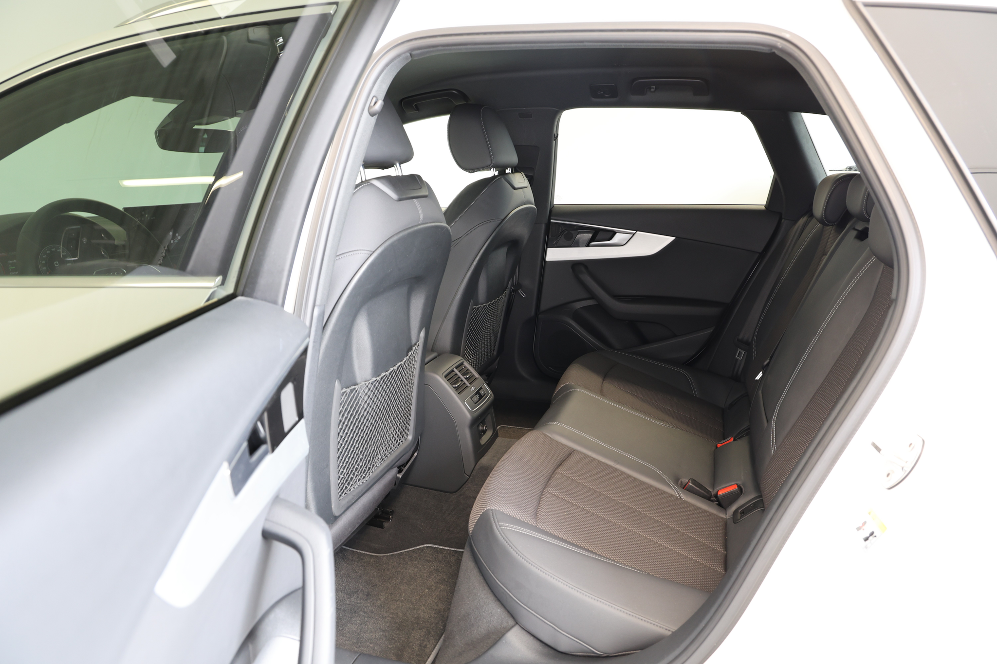 listing desktop thumbnail image 14