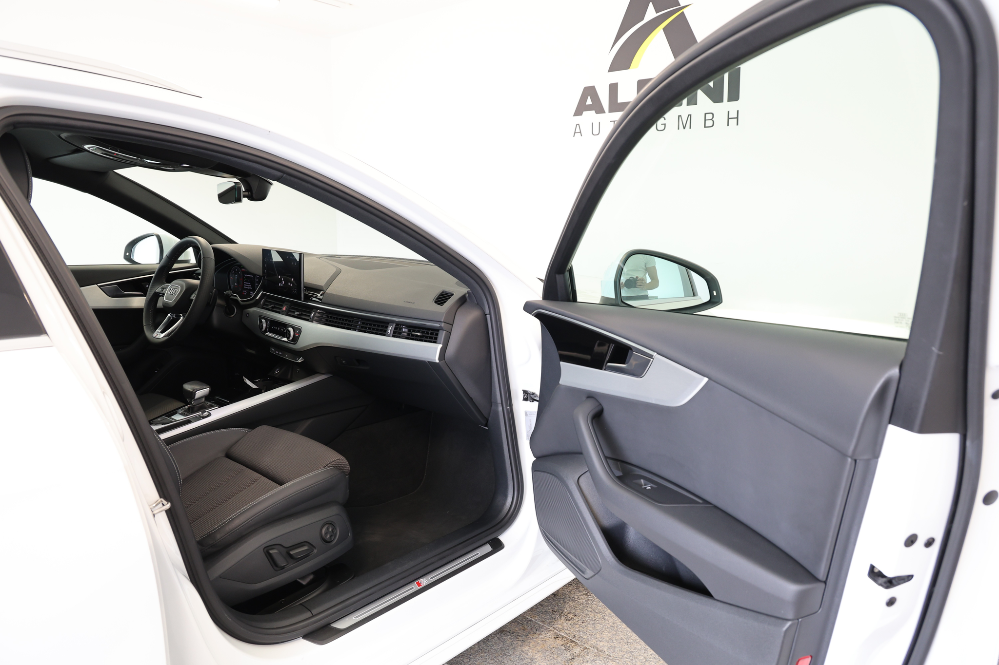 listing desktop thumbnail image 10