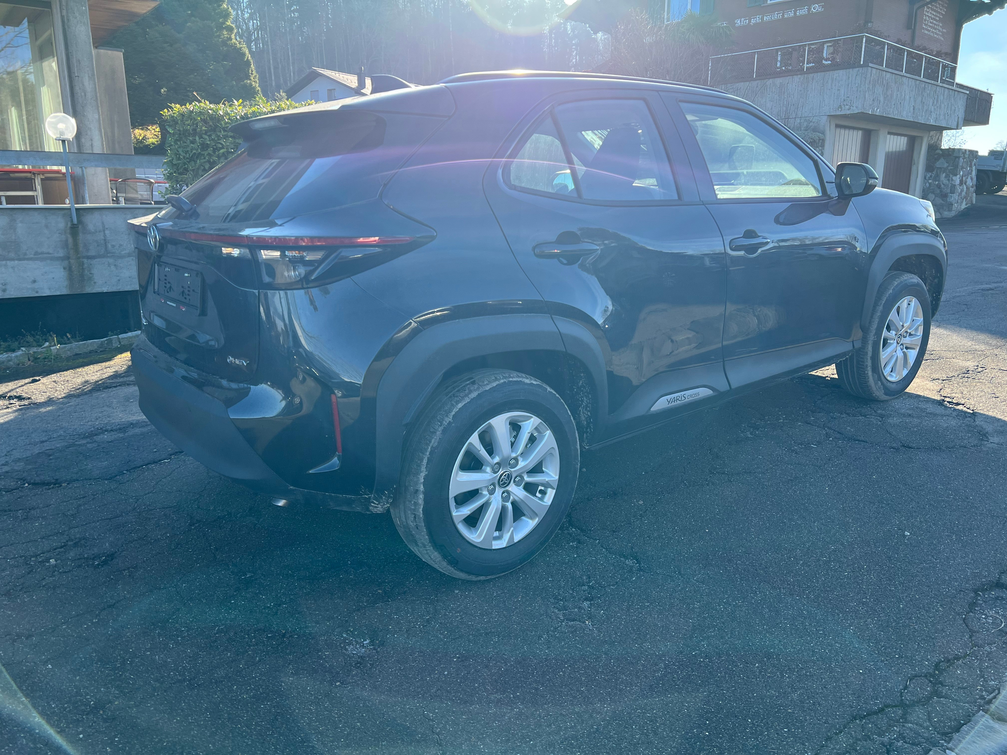 listing desktop thumbnail image 4