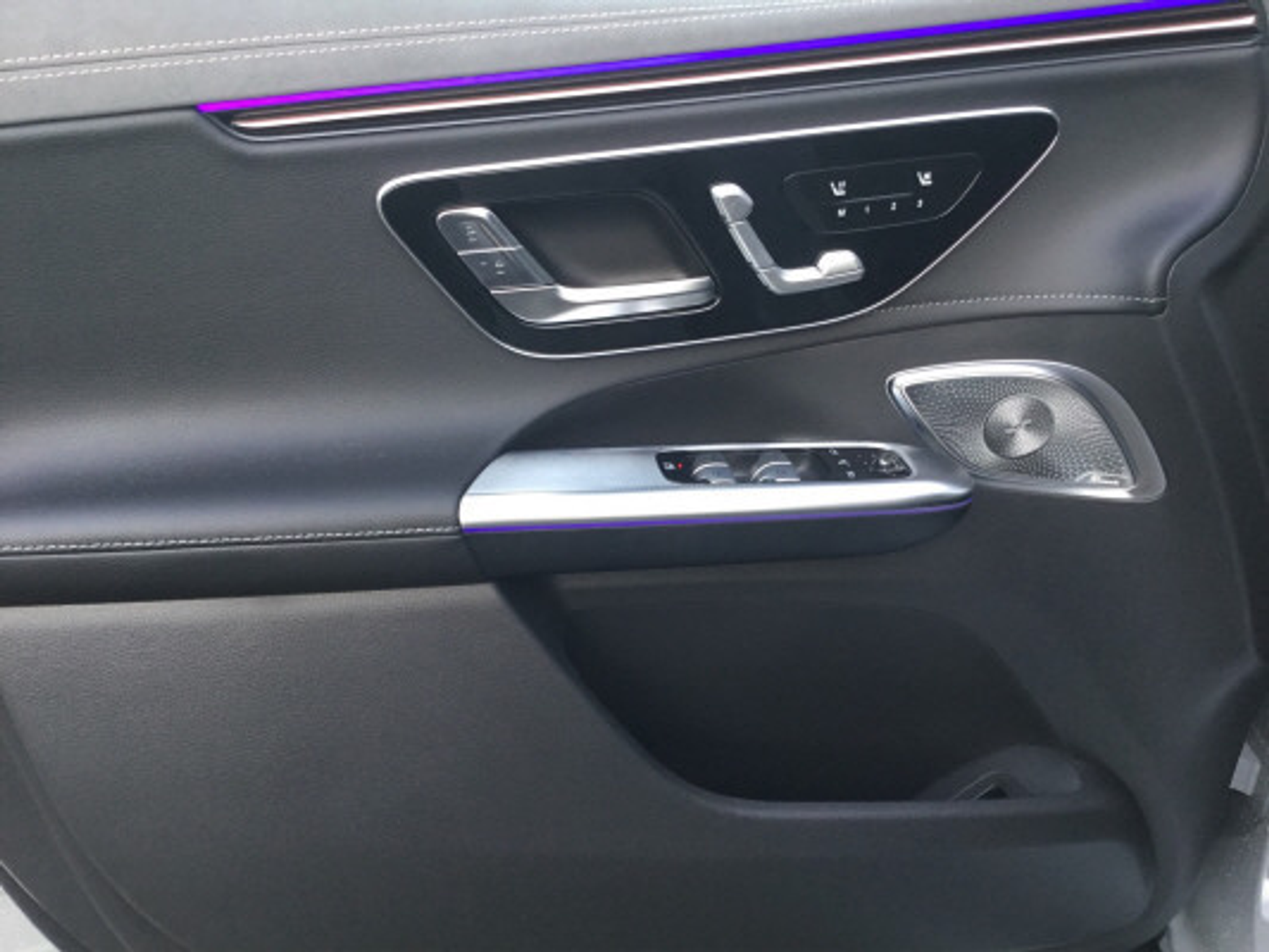 listing desktop thumbnail image 9