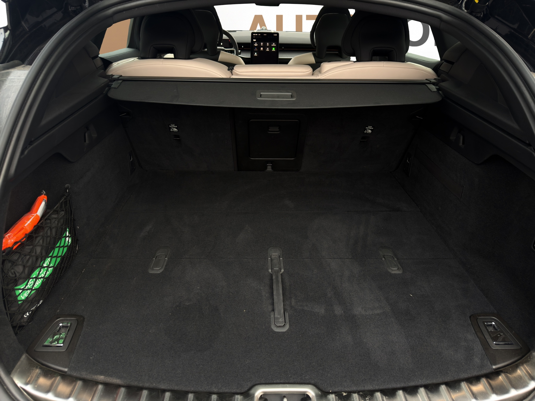 listing desktop thumbnail image 17