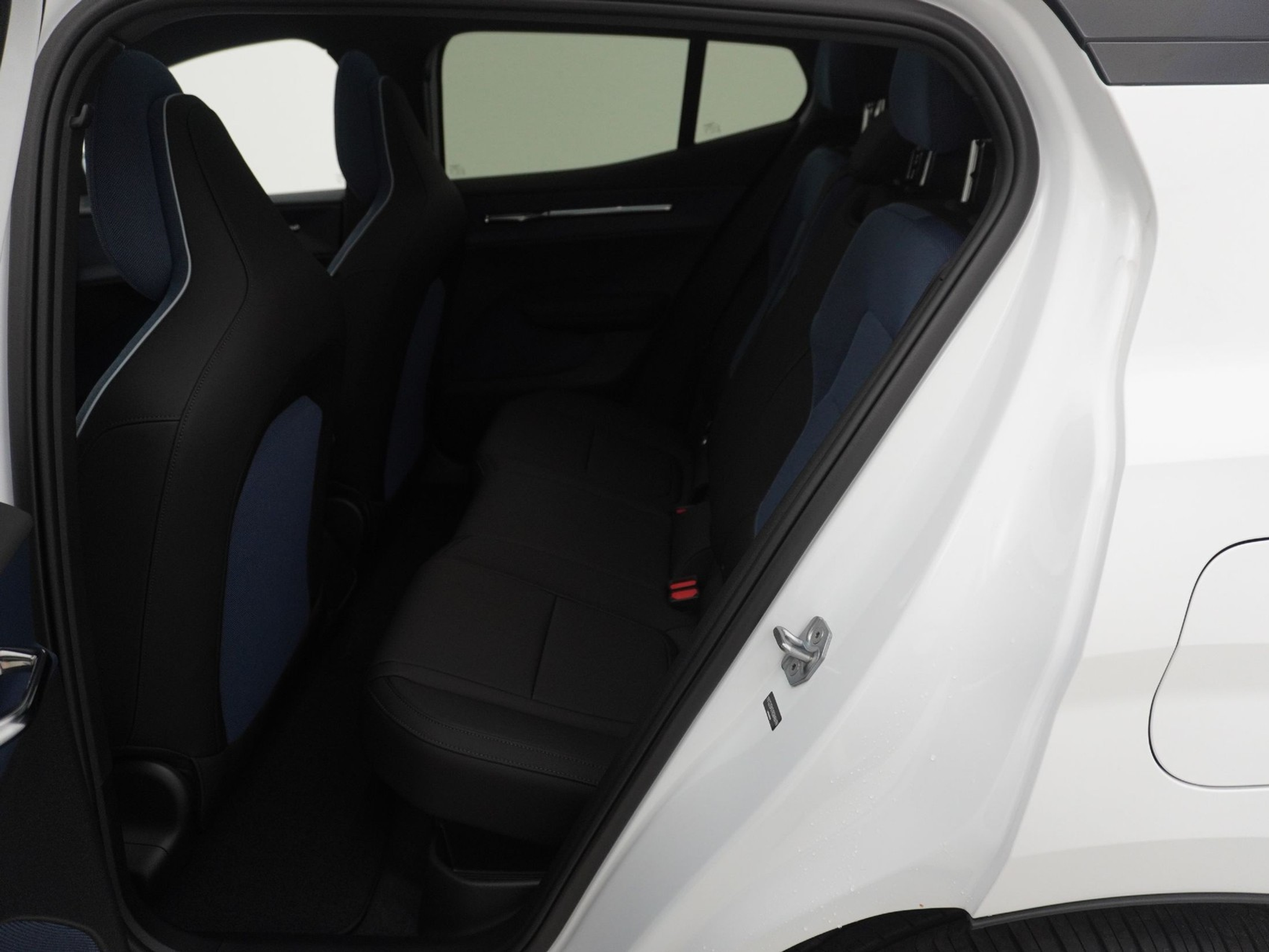 listing desktop thumbnail image 13