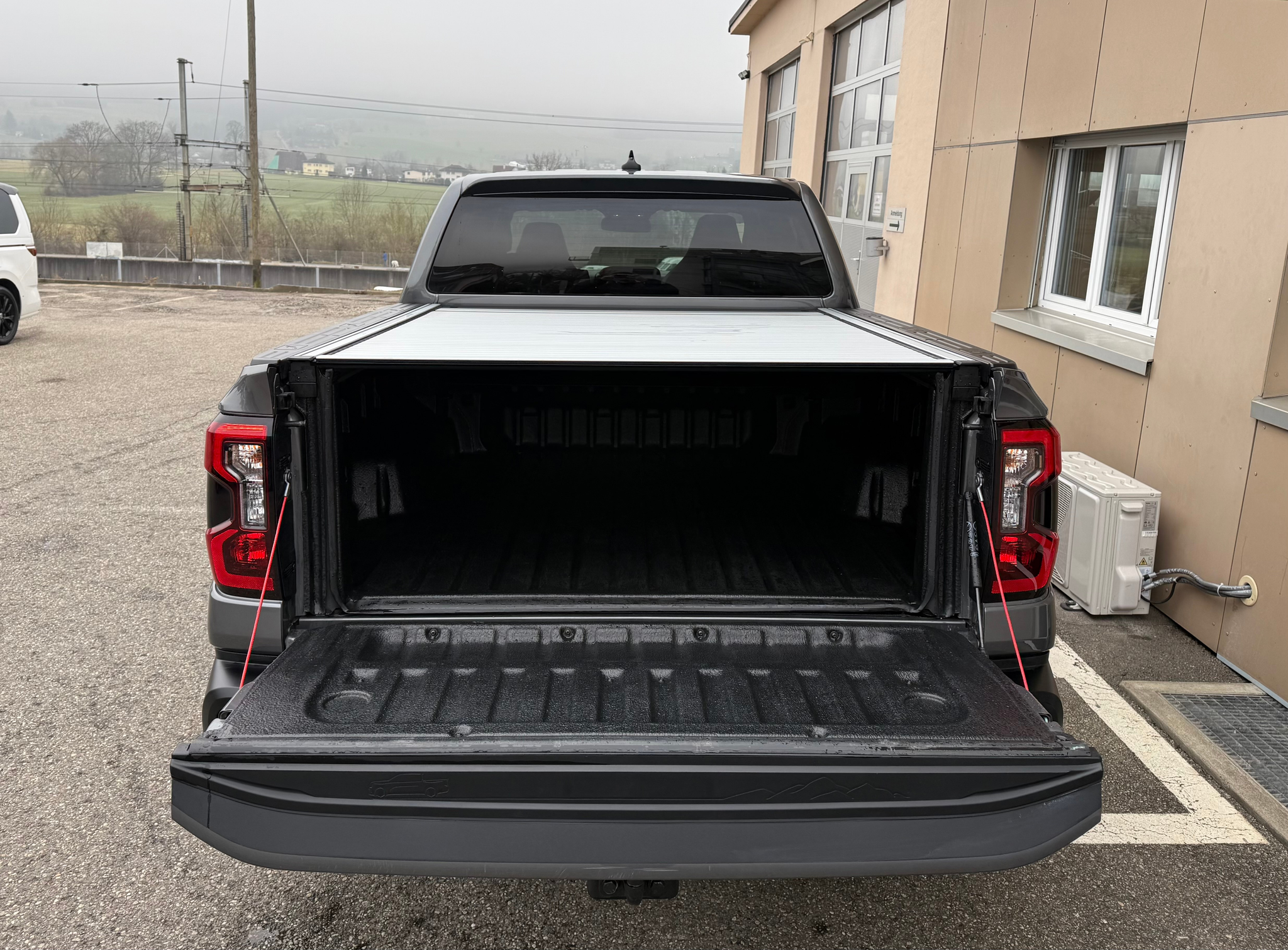 listing desktop thumbnail image 30