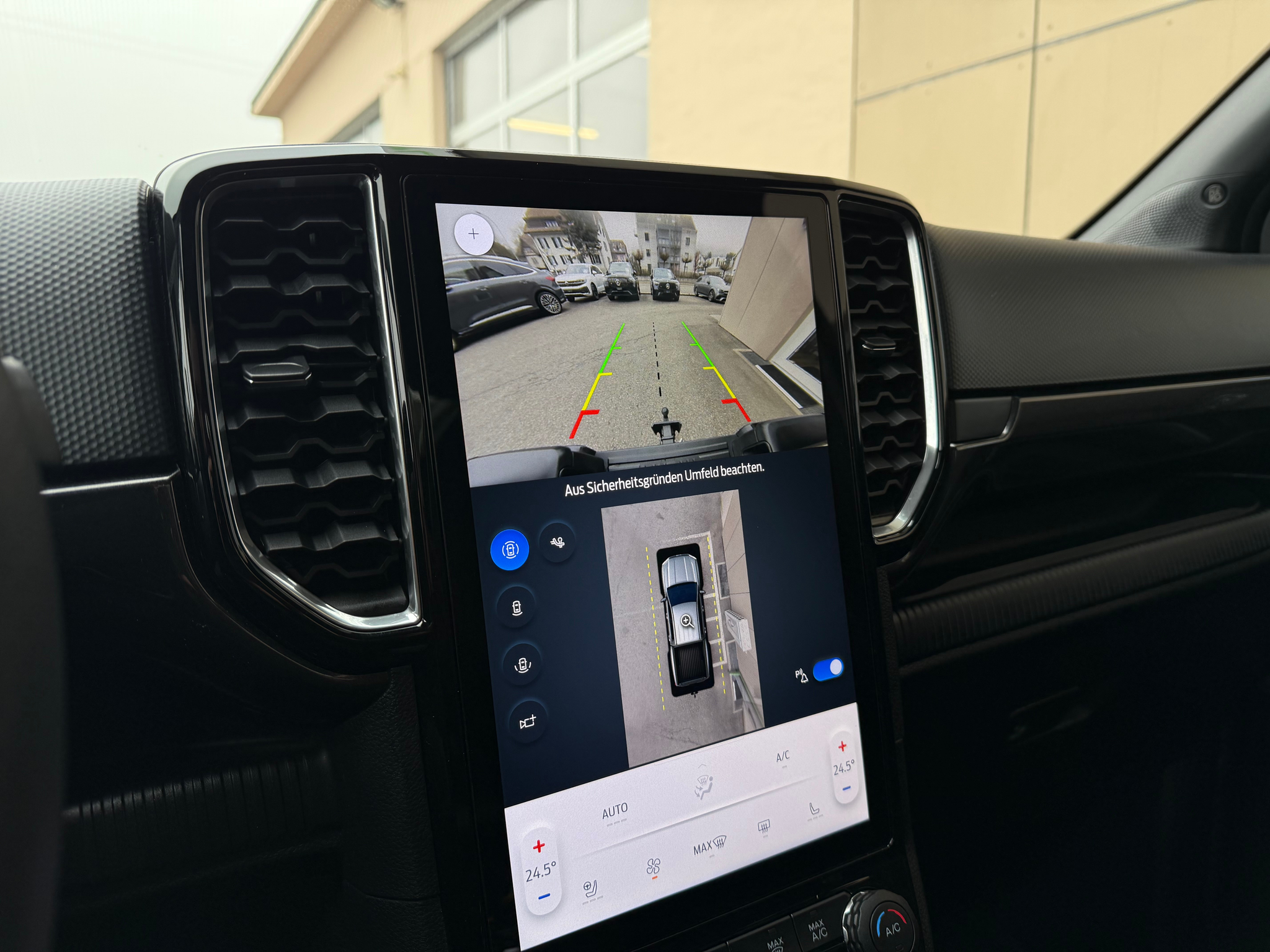 listing desktop thumbnail image 19