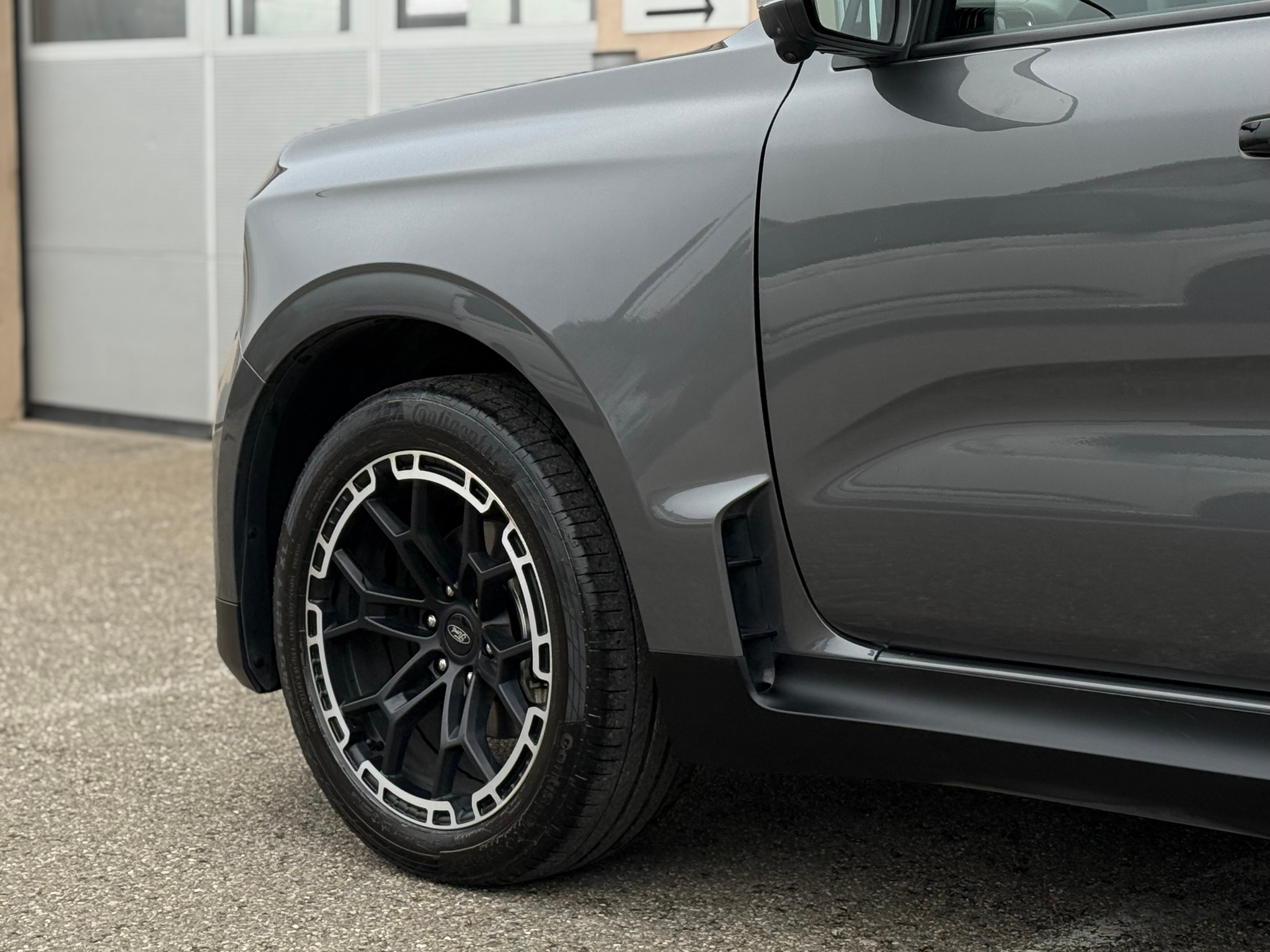 listing desktop thumbnail image 9