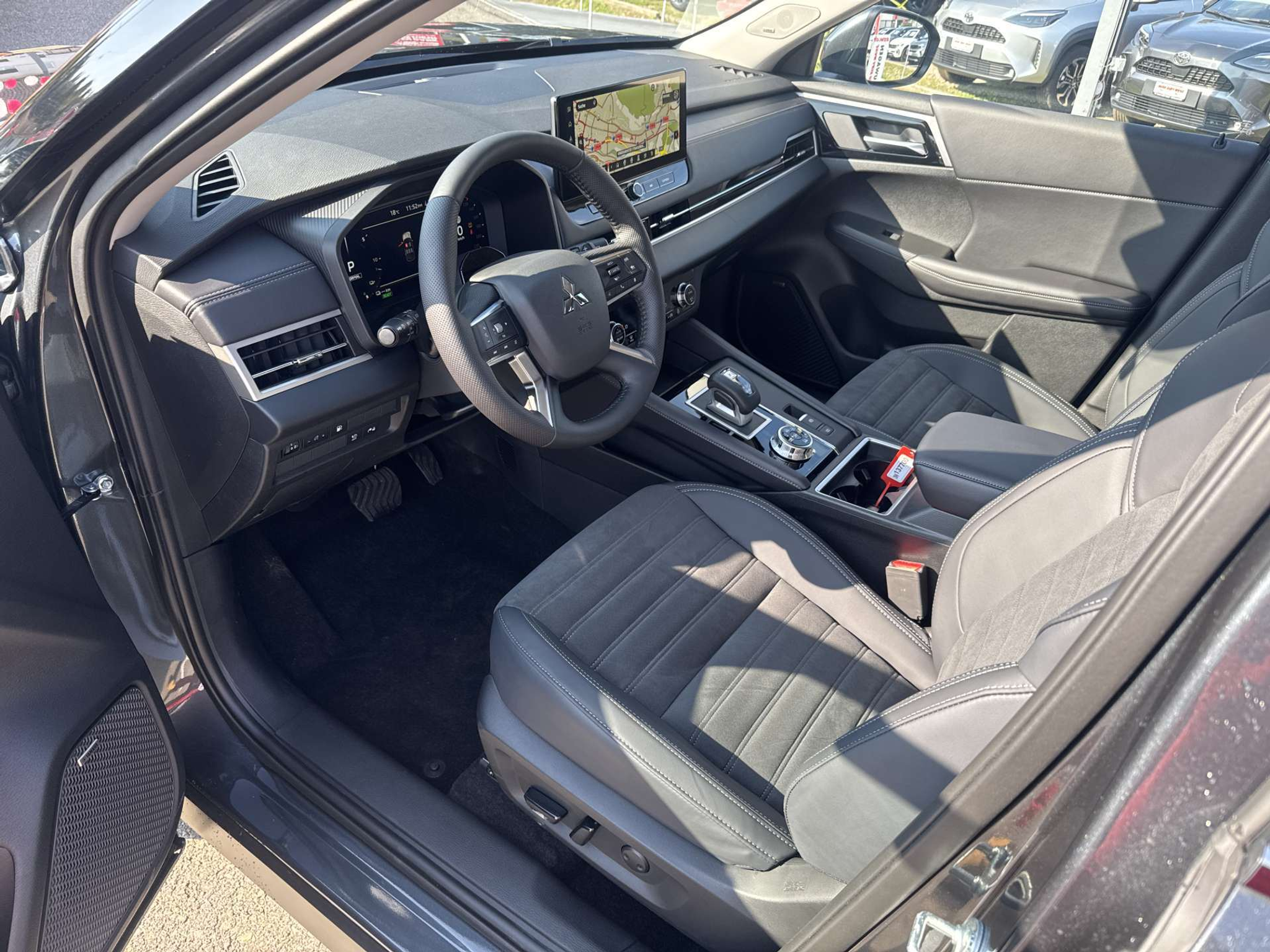 listing desktop thumbnail image 5