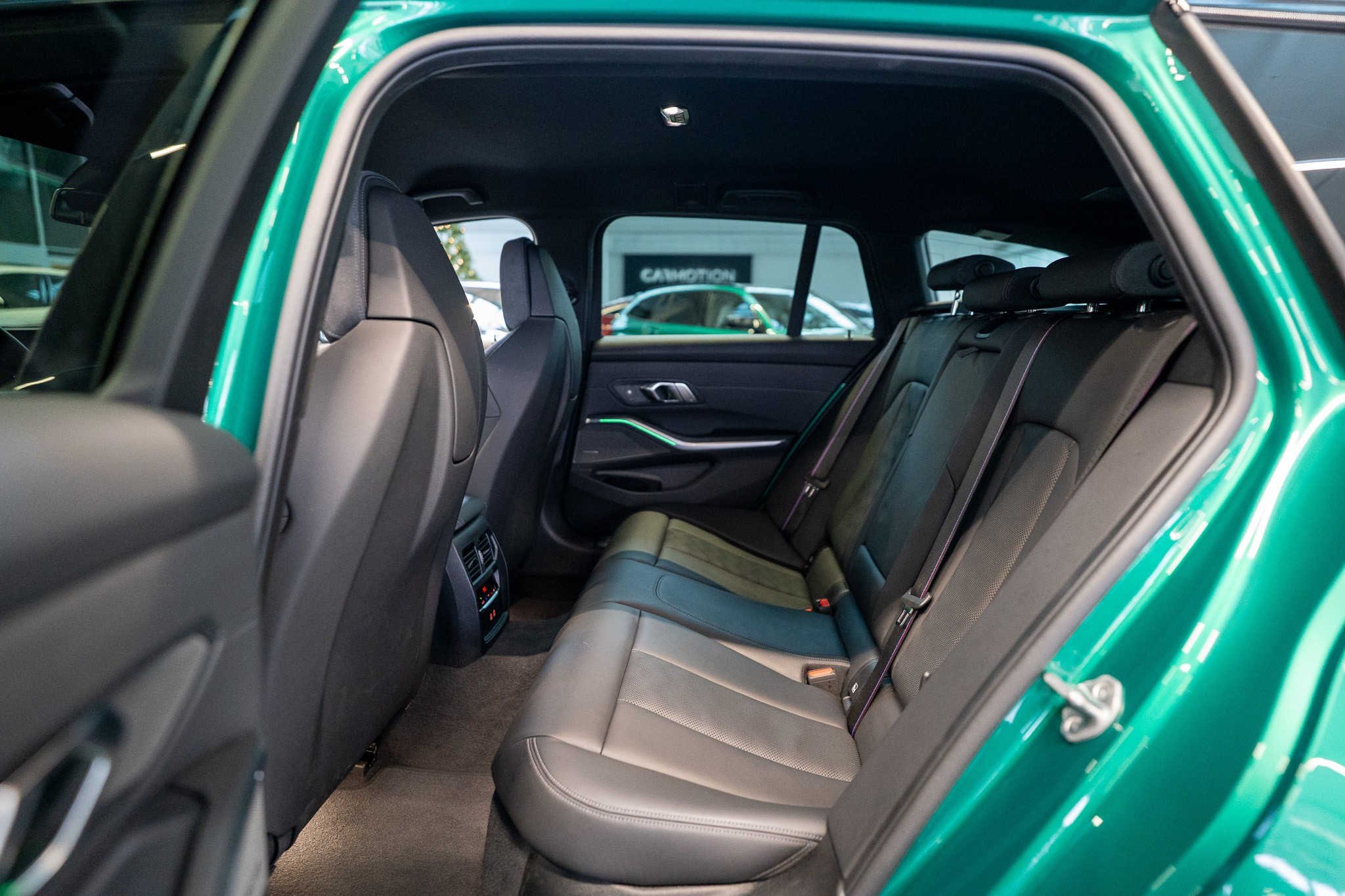 listing desktop thumbnail image 13