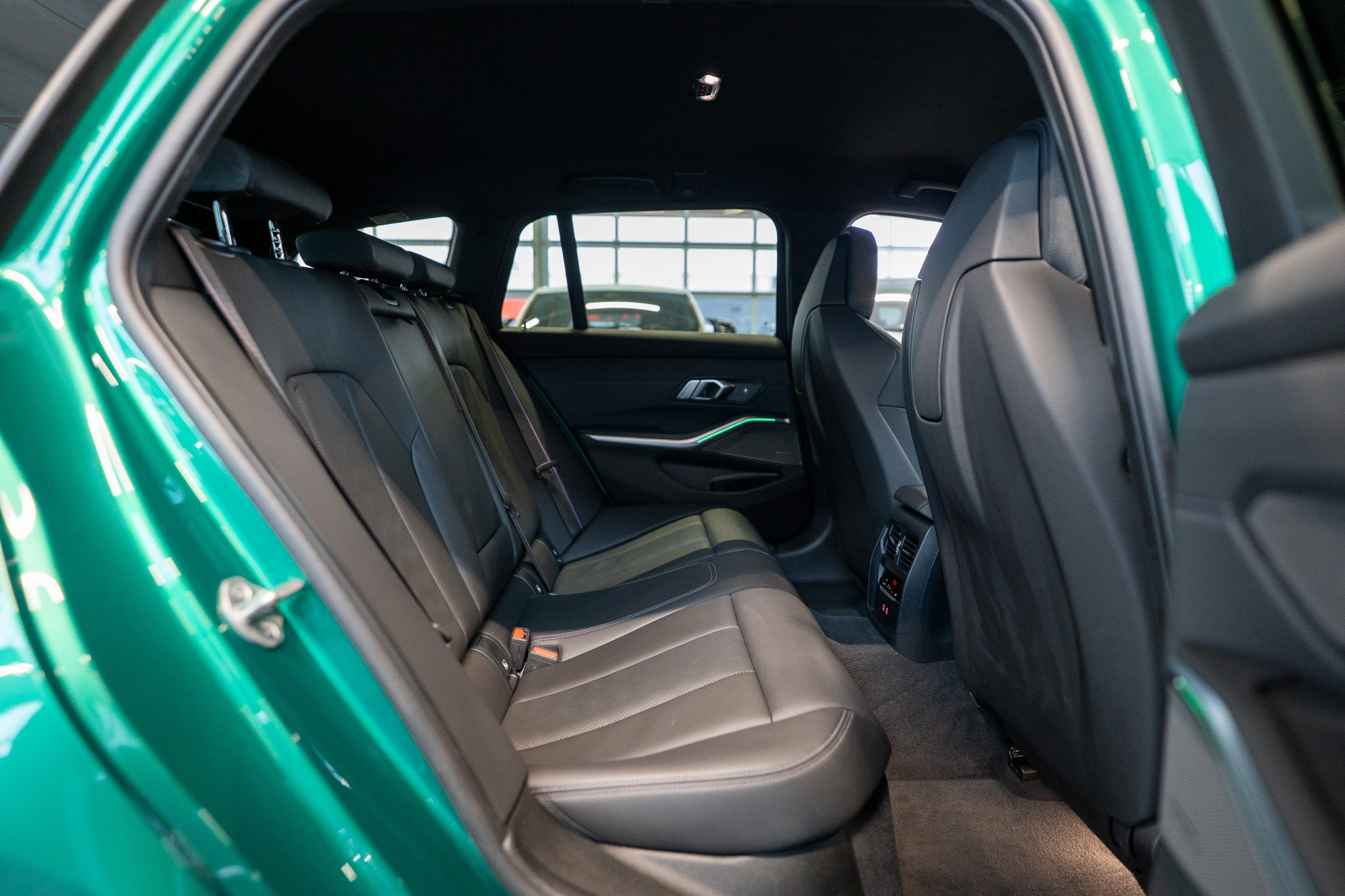 listing desktop thumbnail image 14