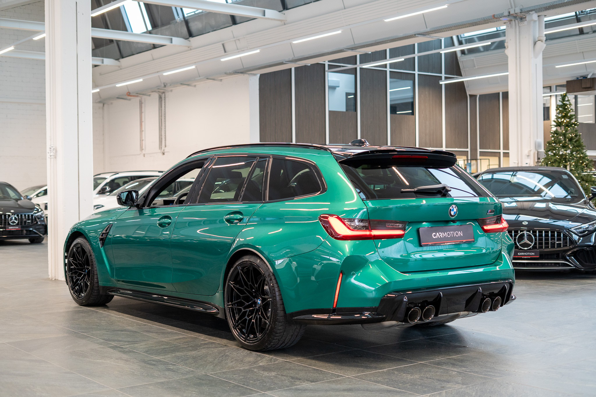 listing desktop thumbnail image 3