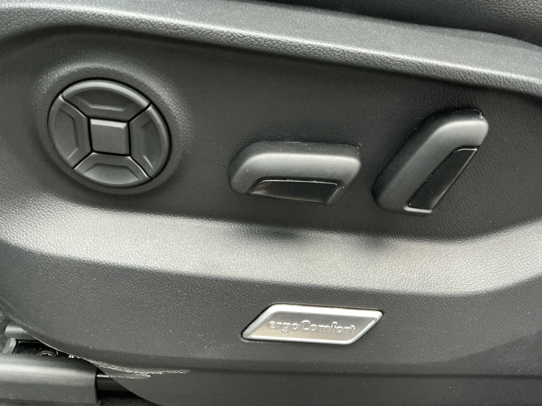 listing desktop thumbnail image 23