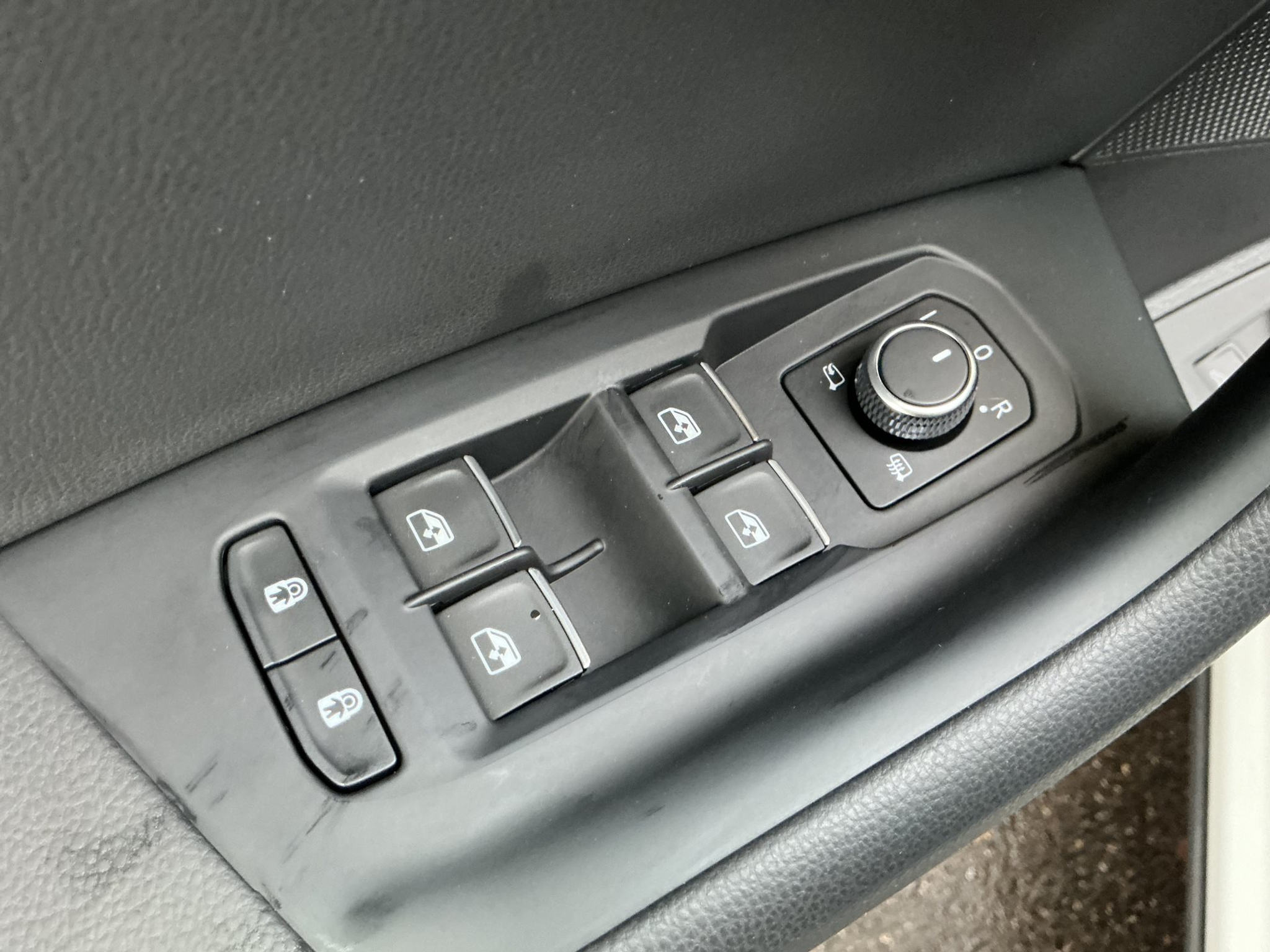 listing desktop thumbnail image 22