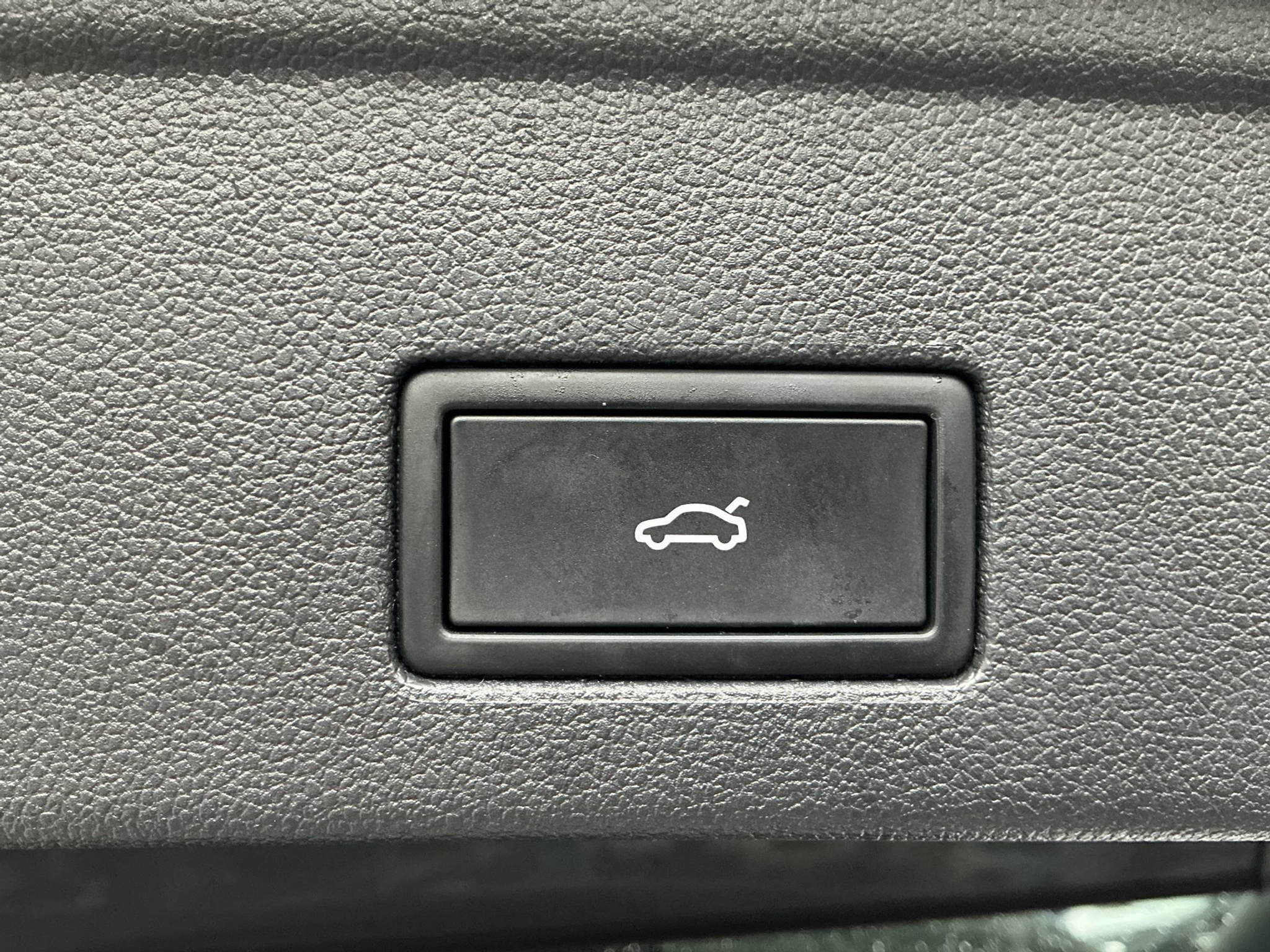 listing desktop thumbnail image 25