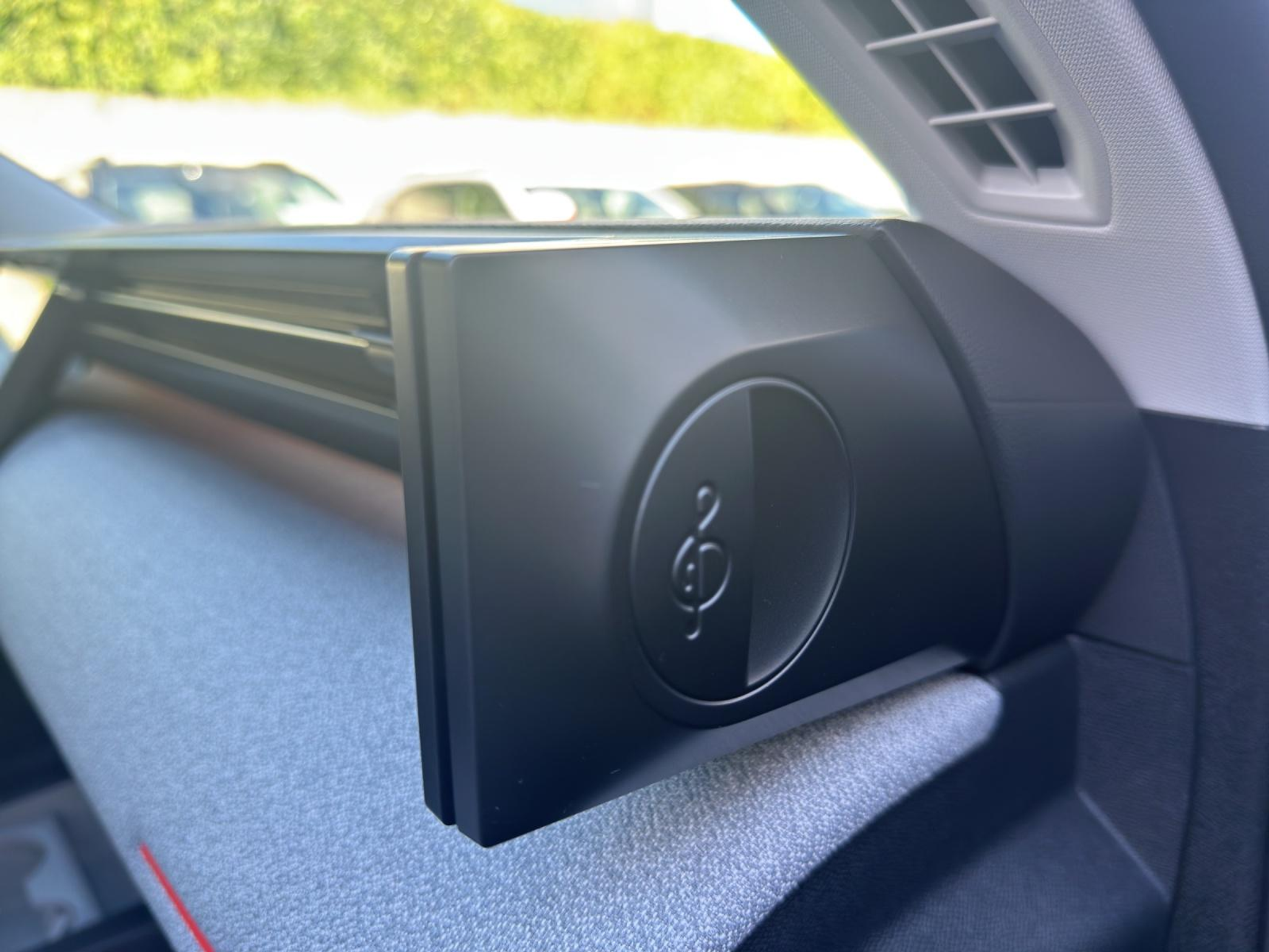 listing desktop thumbnail image 29