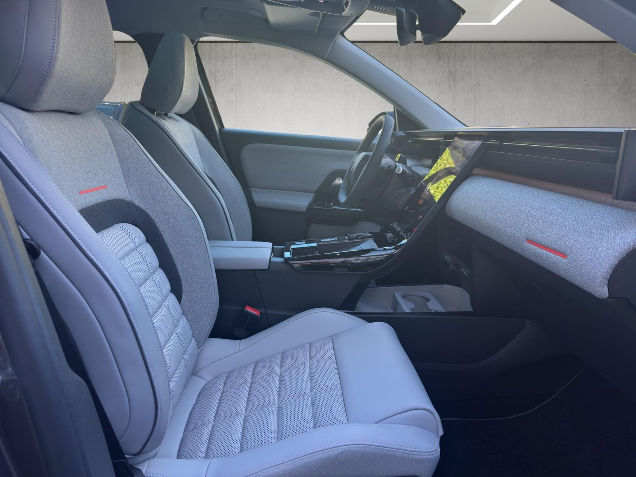 listing desktop thumbnail image 16