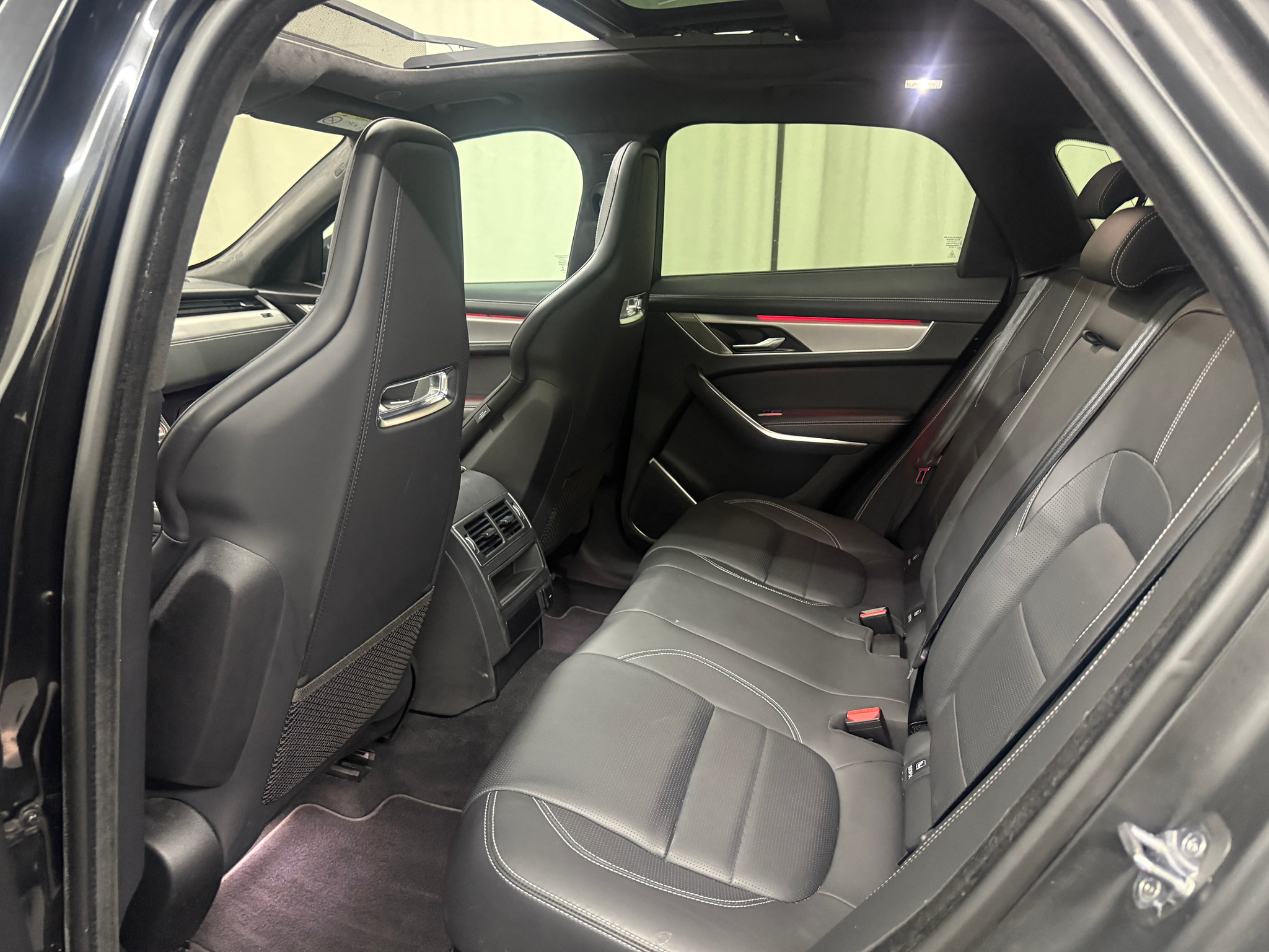 listing desktop thumbnail image 7