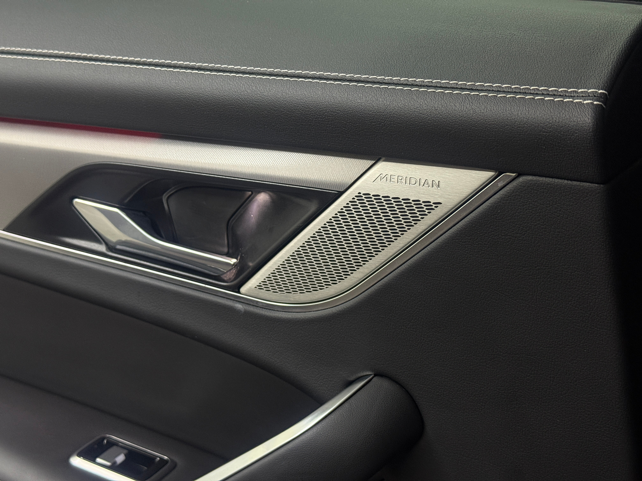 listing desktop thumbnail image 16