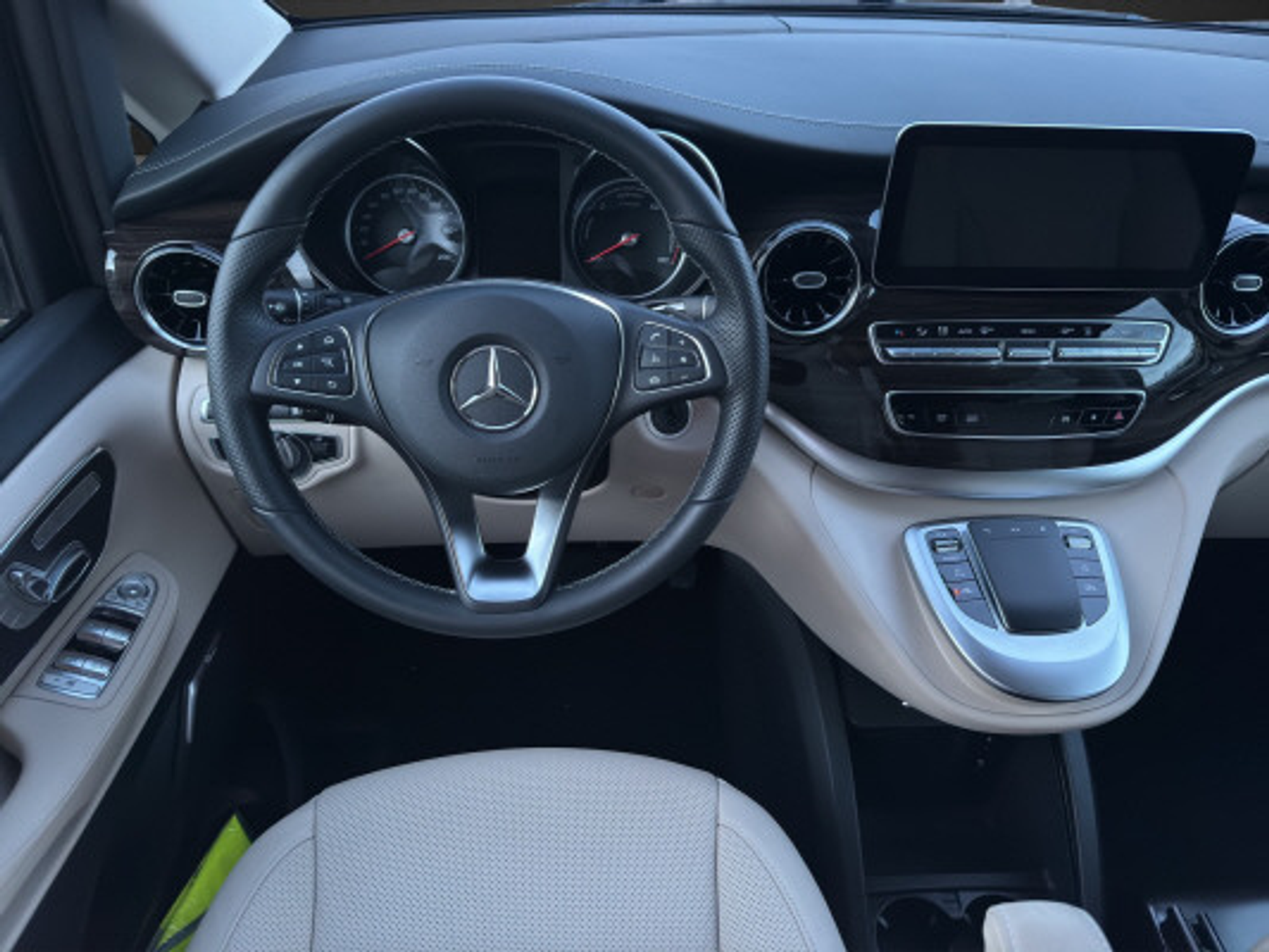 listing desktop thumbnail image 7