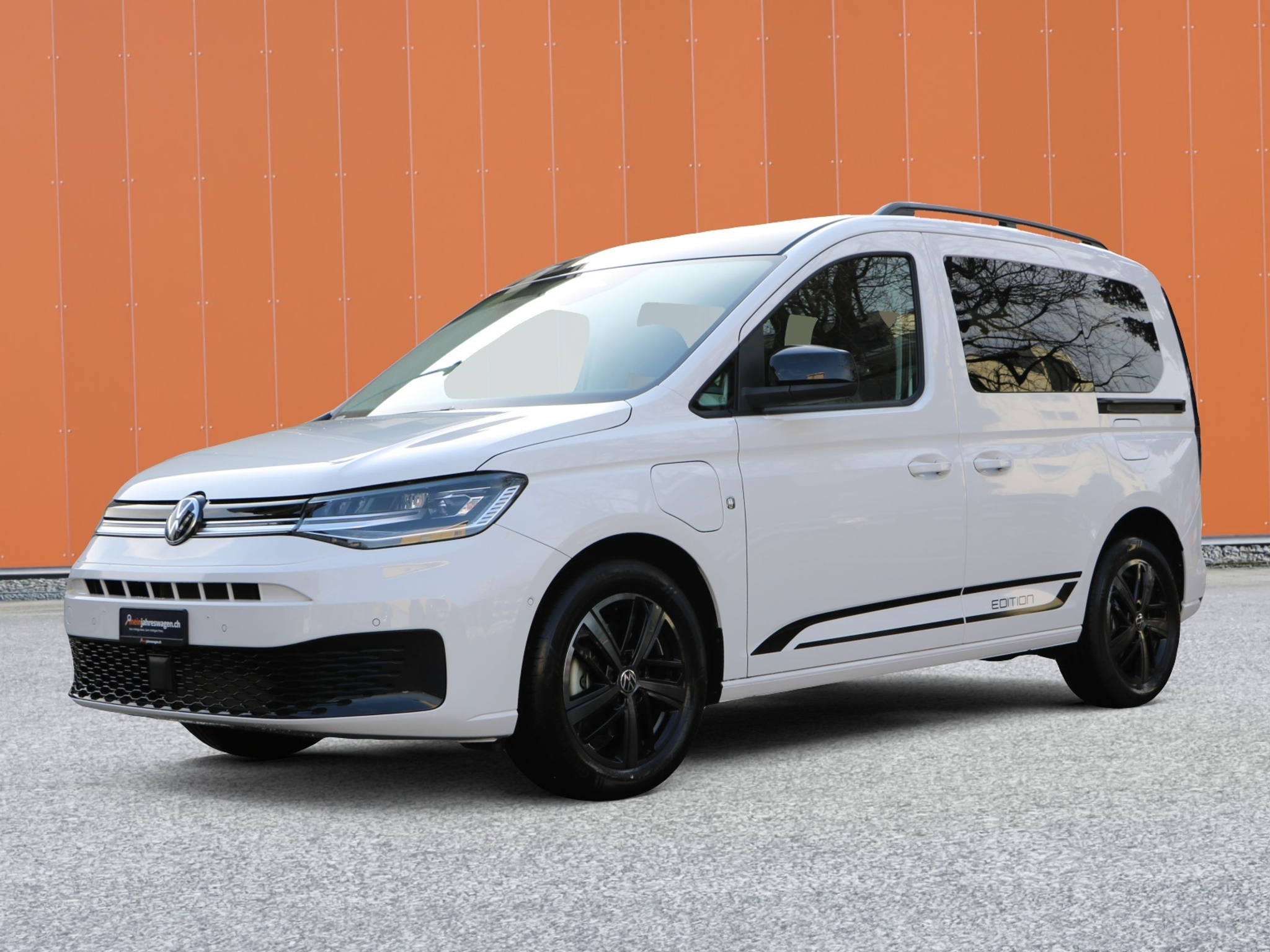 listing desktop thumbnail image 0