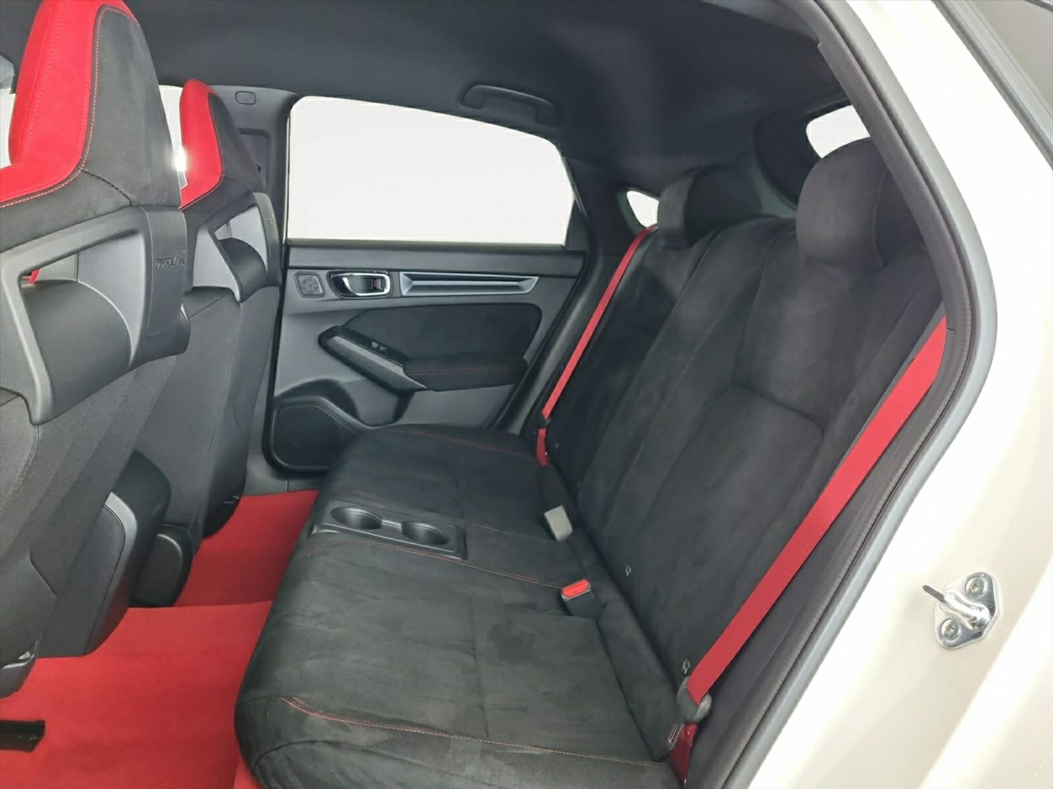 listing desktop thumbnail image 11