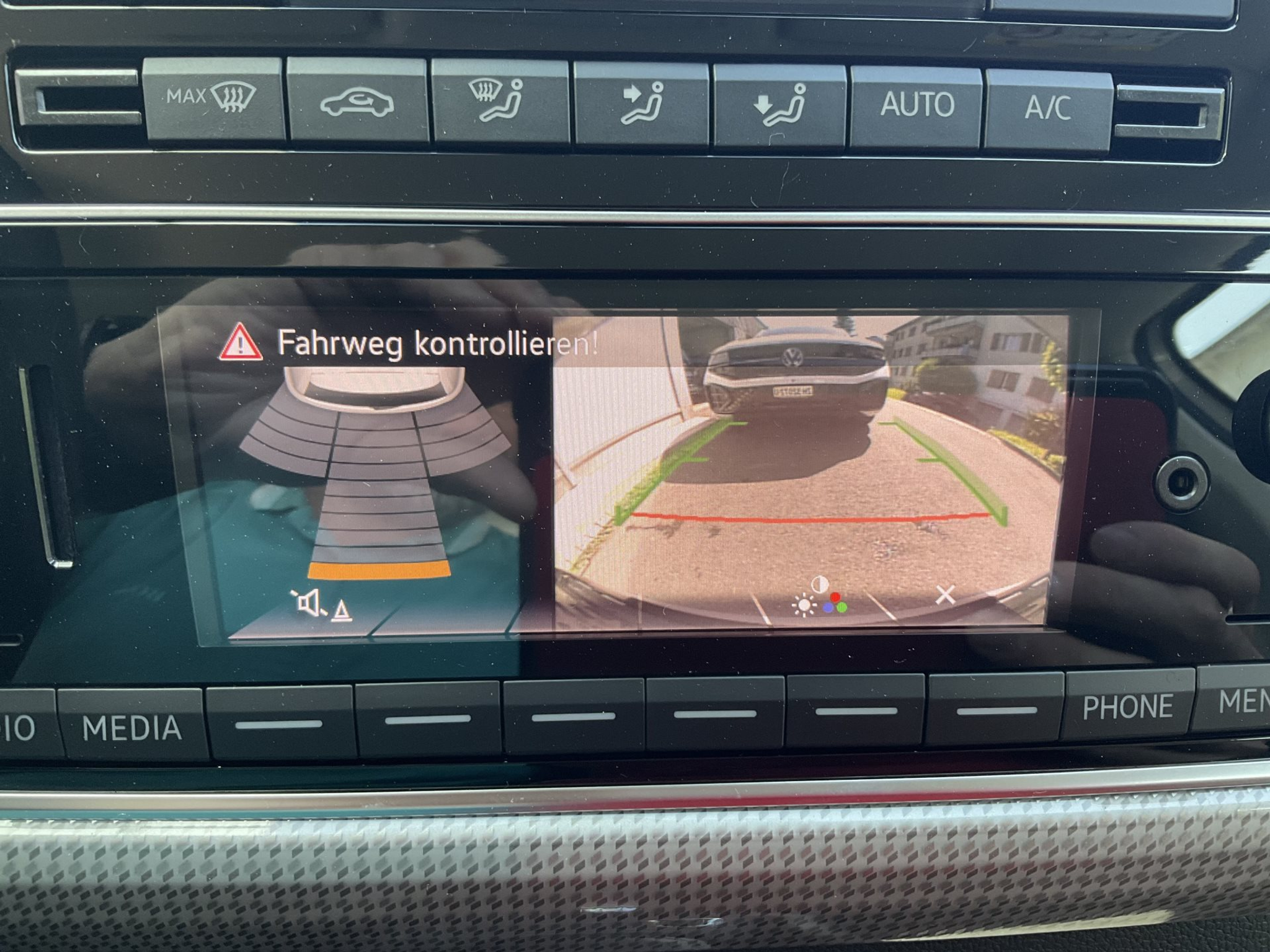 listing desktop thumbnail image 11