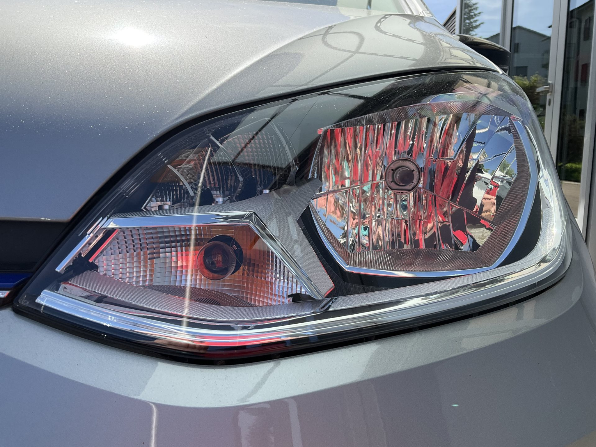 listing desktop thumbnail image 6