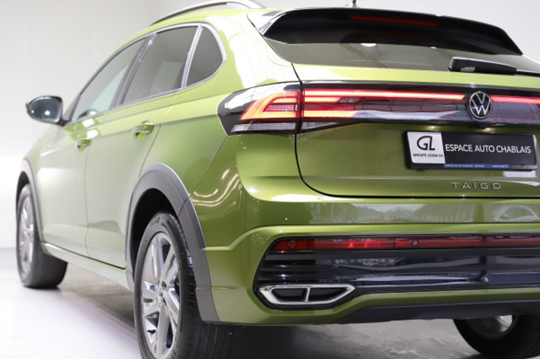 listing desktop thumbnail image 3