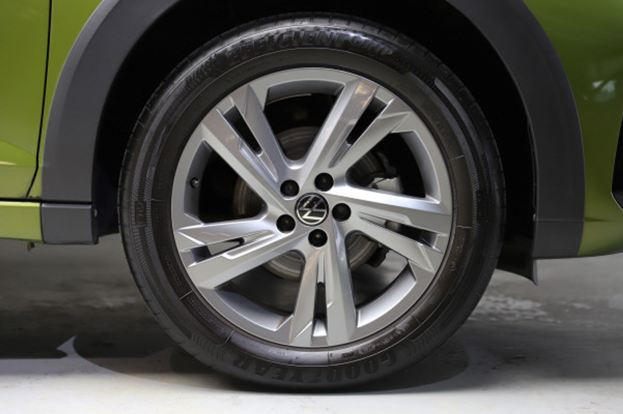 listing desktop thumbnail image 12