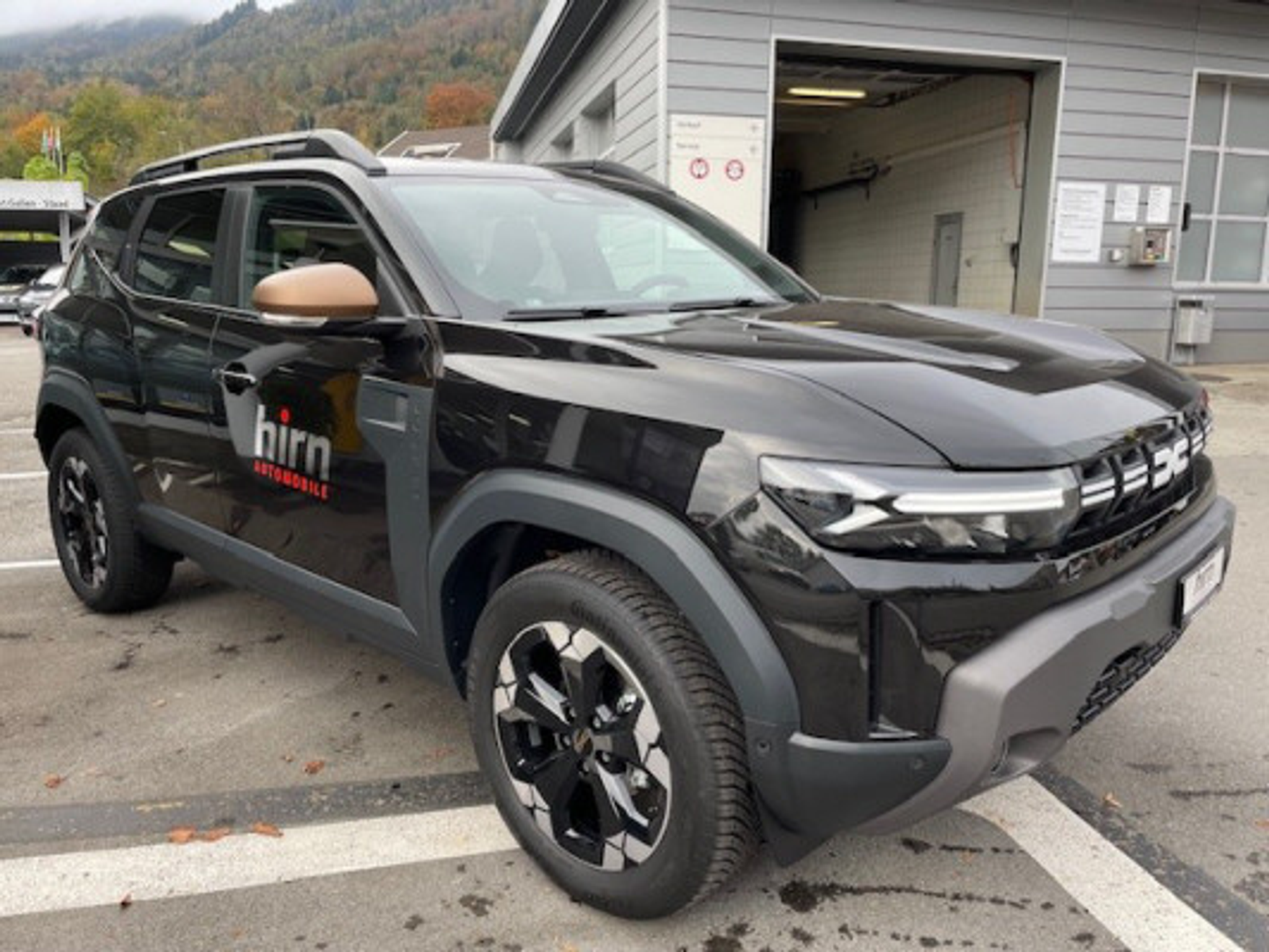 listing desktop thumbnail image 3