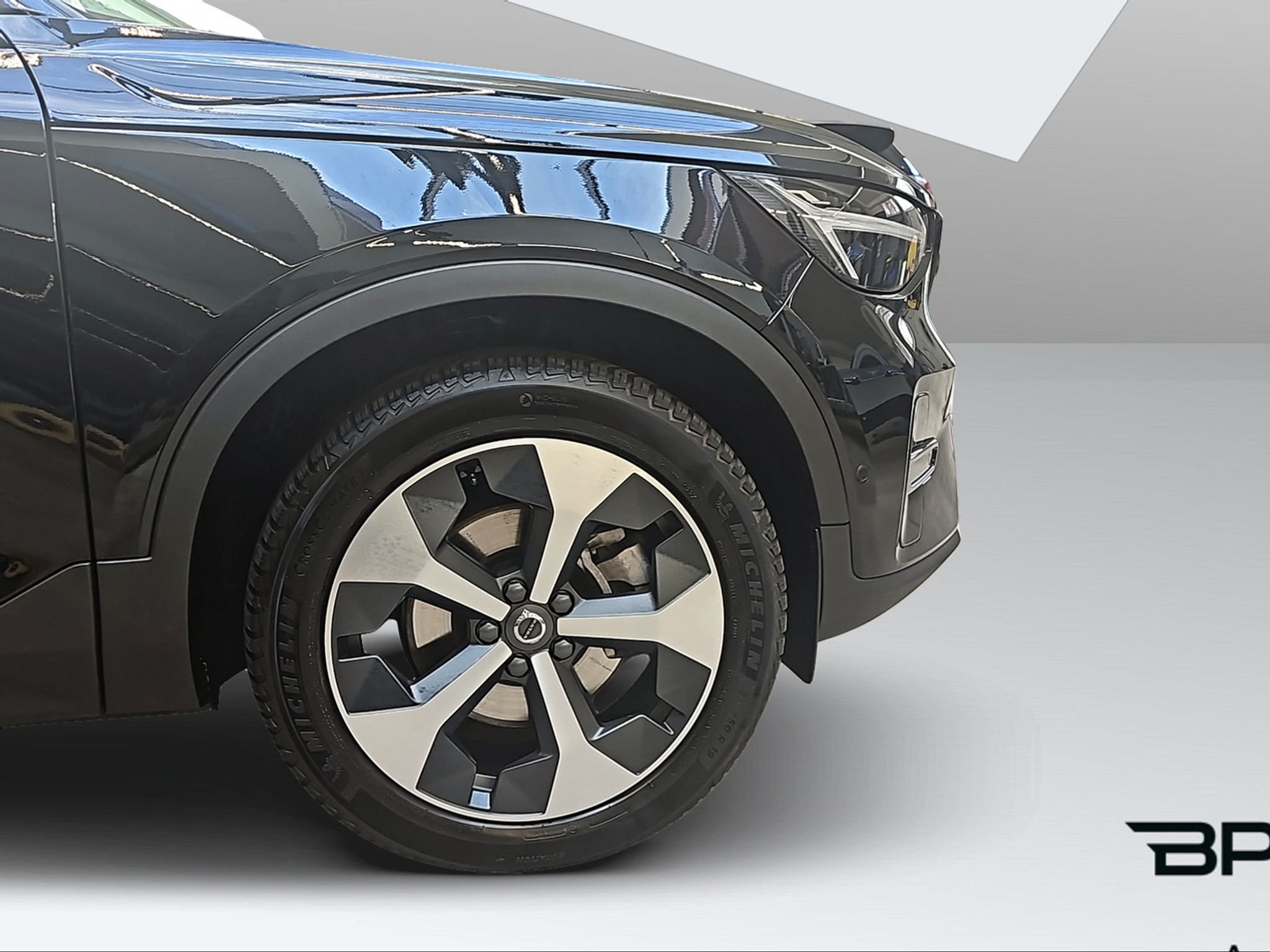 listing desktop thumbnail image 9