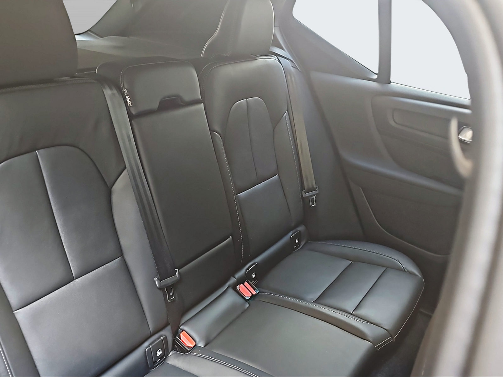 listing desktop thumbnail image 17