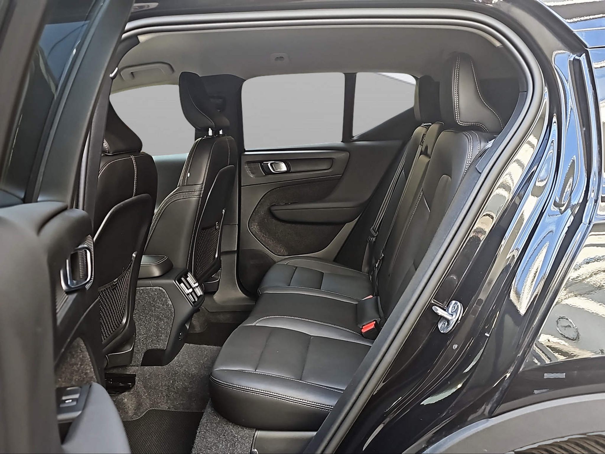 listing desktop thumbnail image 11