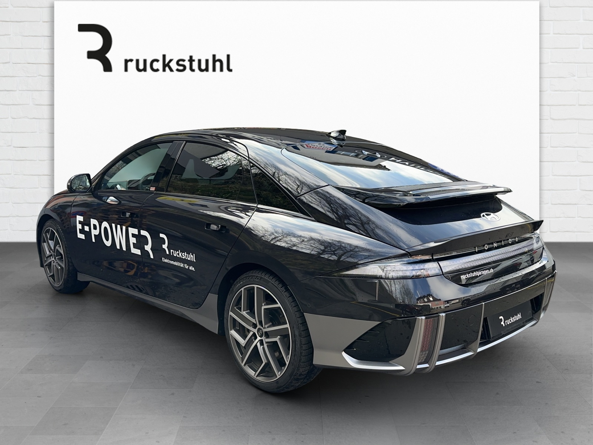 listing desktop thumbnail image 3