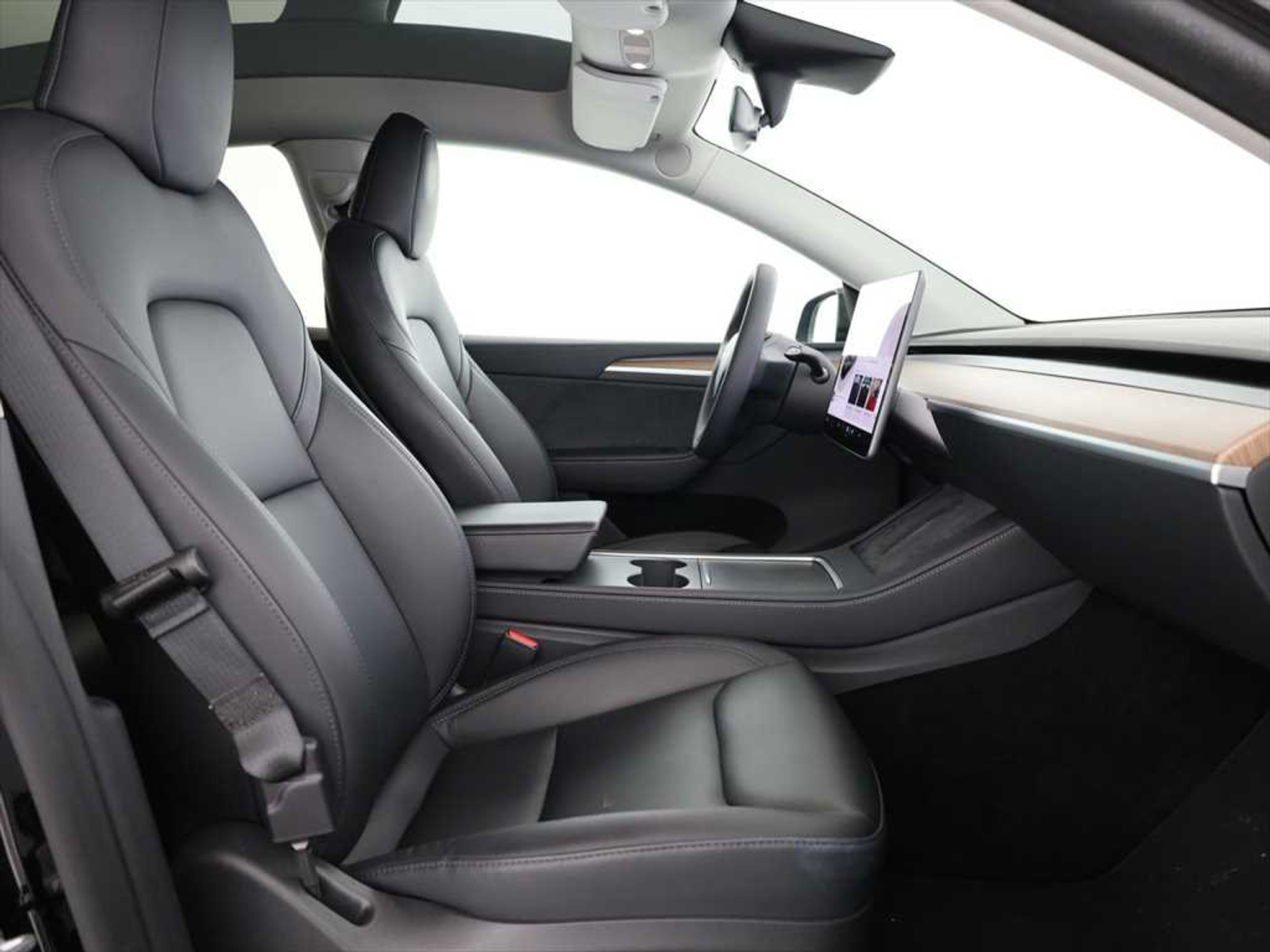 listing desktop thumbnail image 9