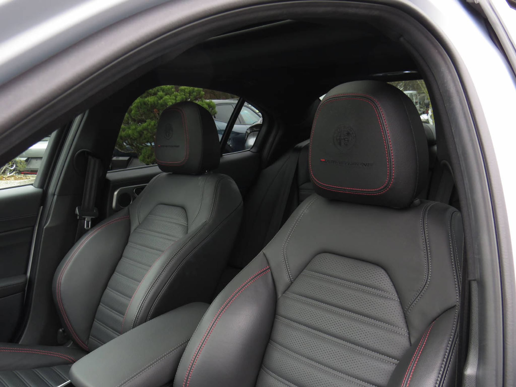 listing desktop thumbnail image 10