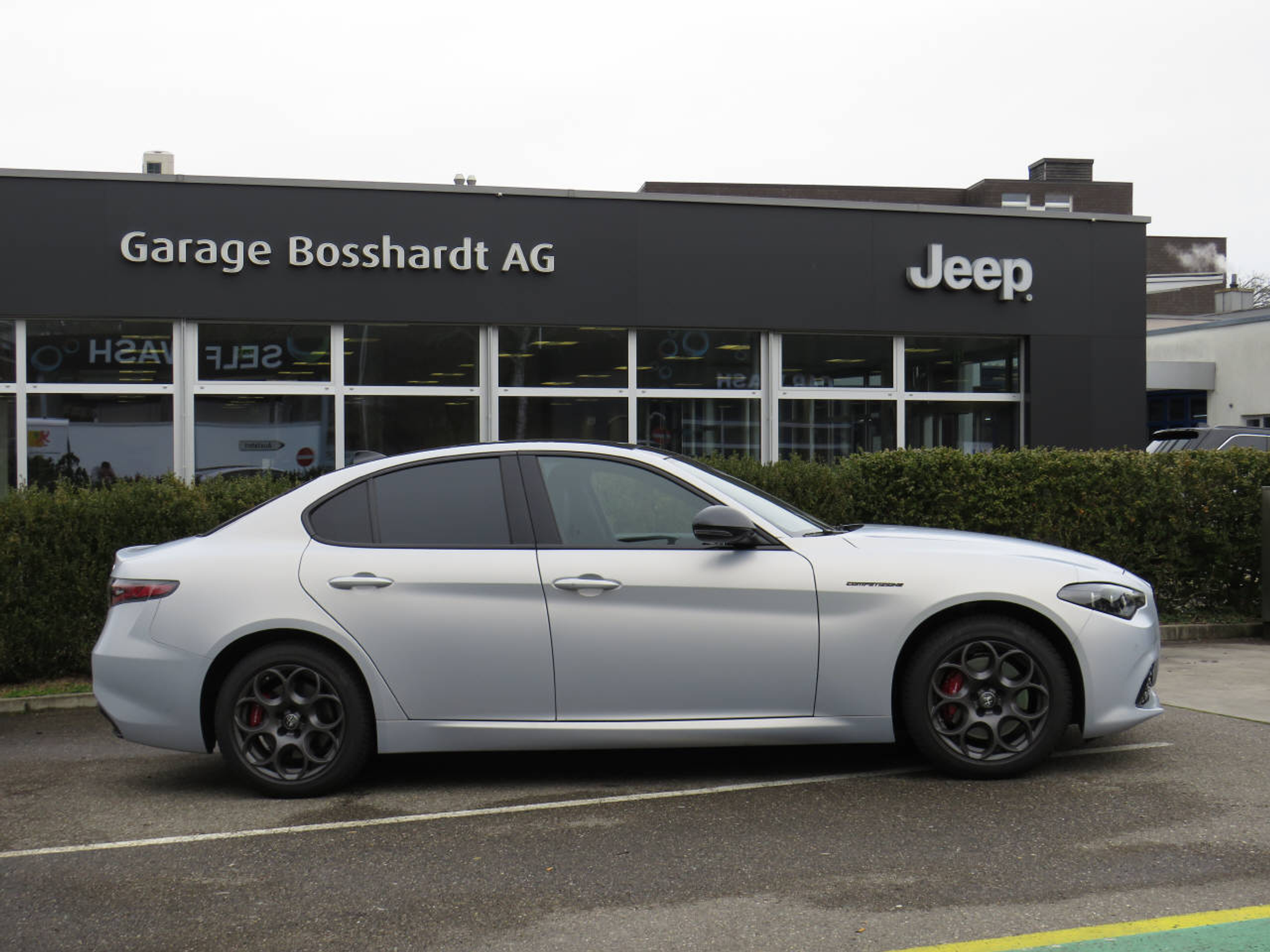 listing desktop thumbnail image 1