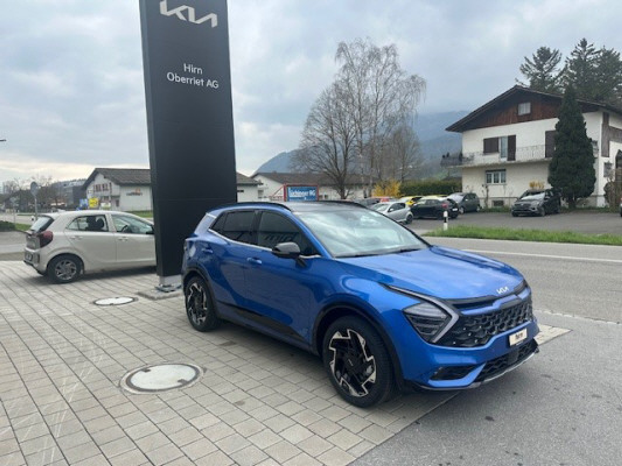 listing desktop thumbnail image 1