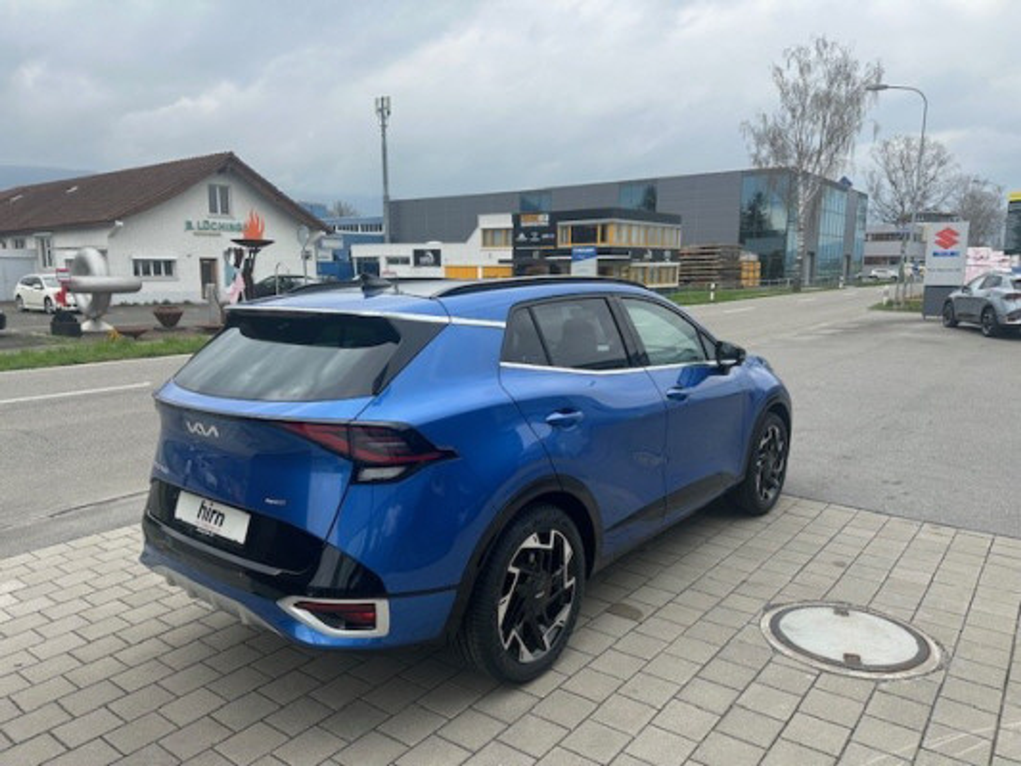 listing desktop thumbnail image 2