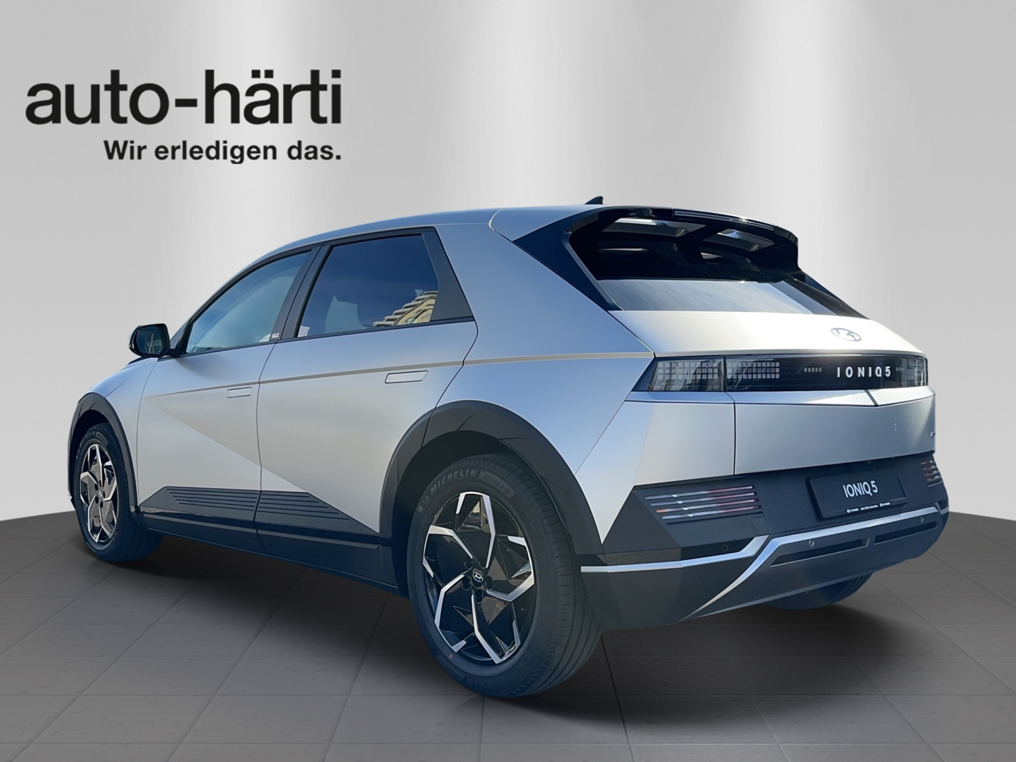 listing desktop thumbnail image 1